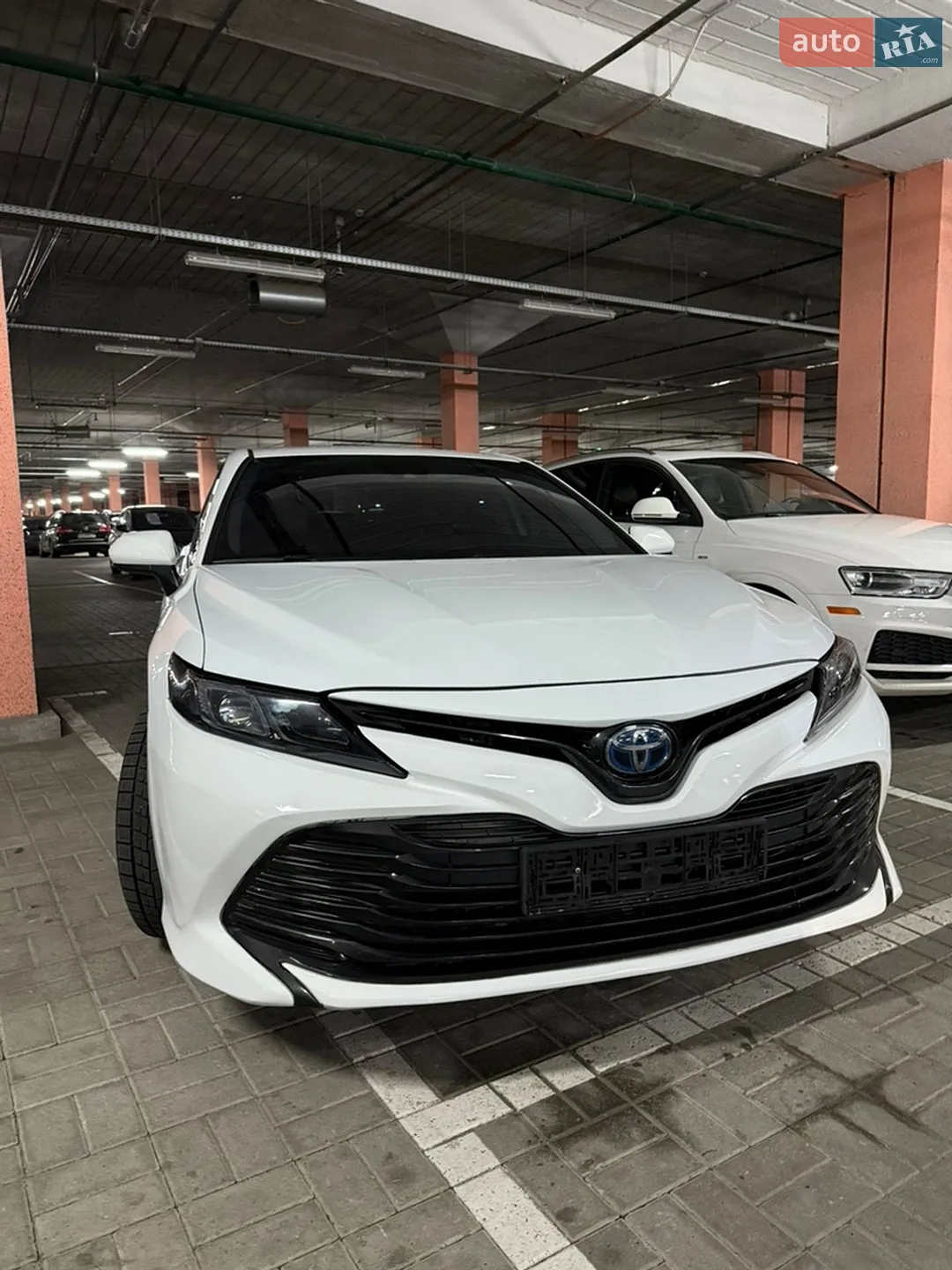 2019 Toyota Camry - мініатюра 2