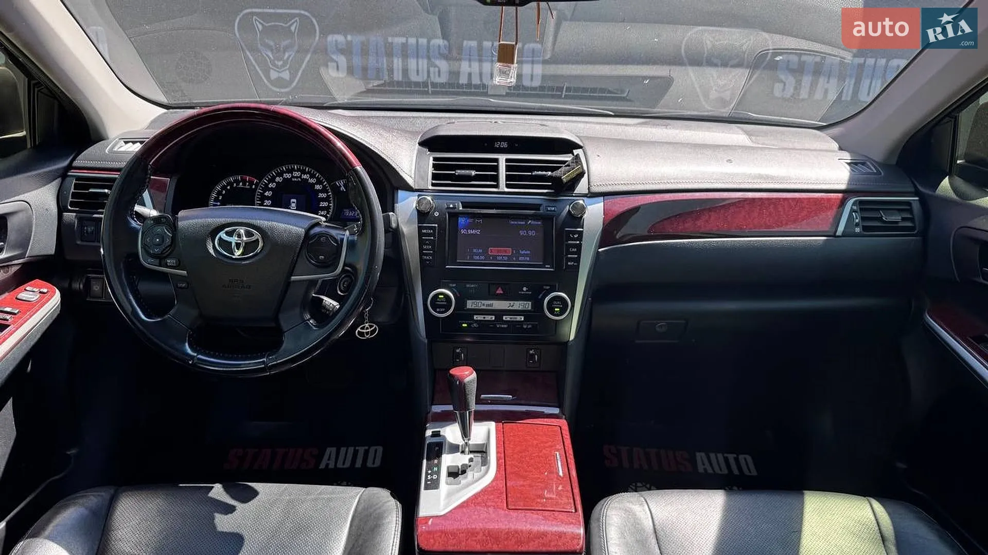 2013 Toyota Camry - мініатюра 30