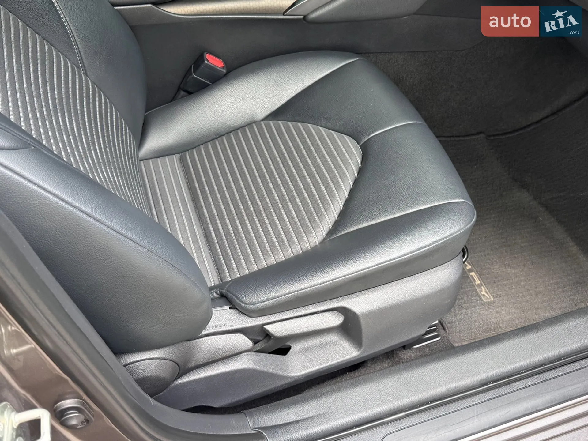 2019 Toyota Camry - мініатюра 47