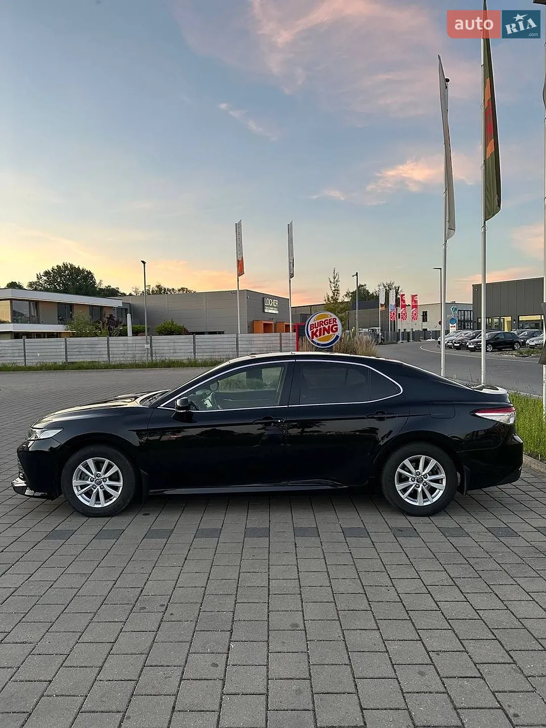2018 Toyota Camry - мініатюра 16