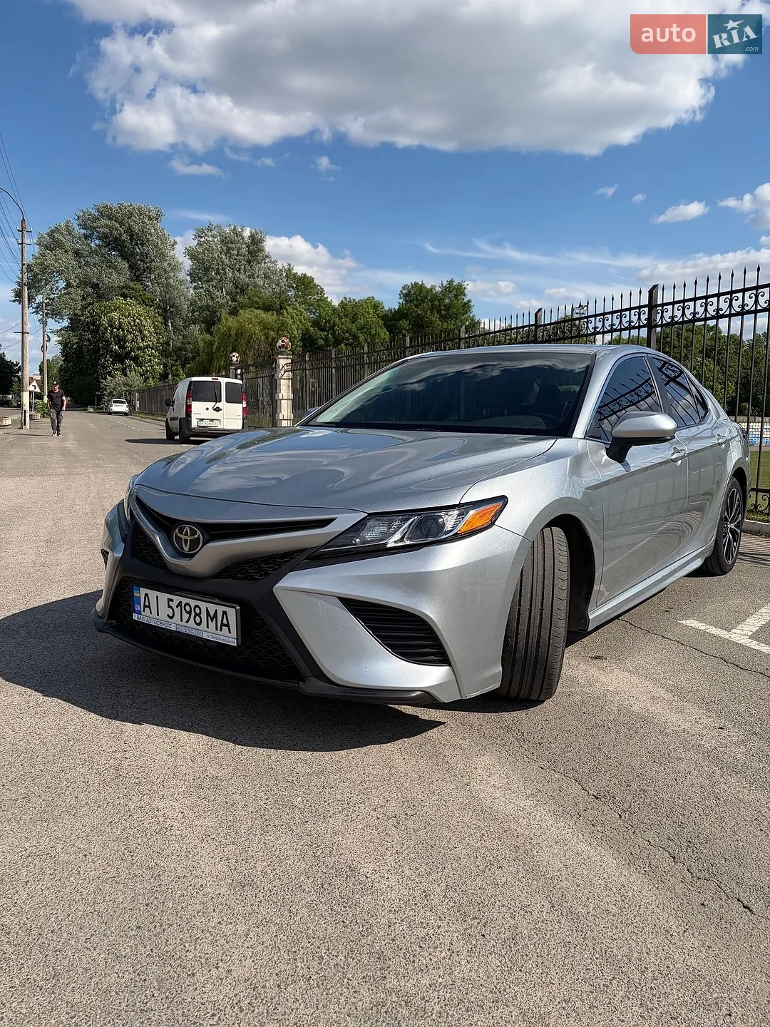2017 Toyota Camry - мініатюра 2