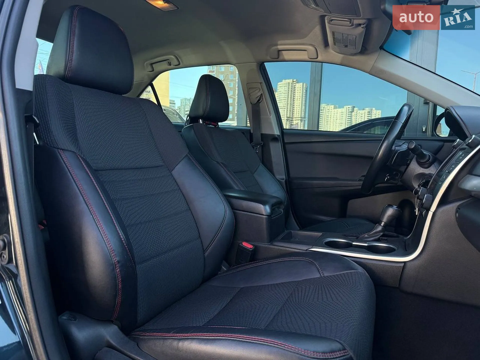 2016 Toyota Camry - мініатюра 12