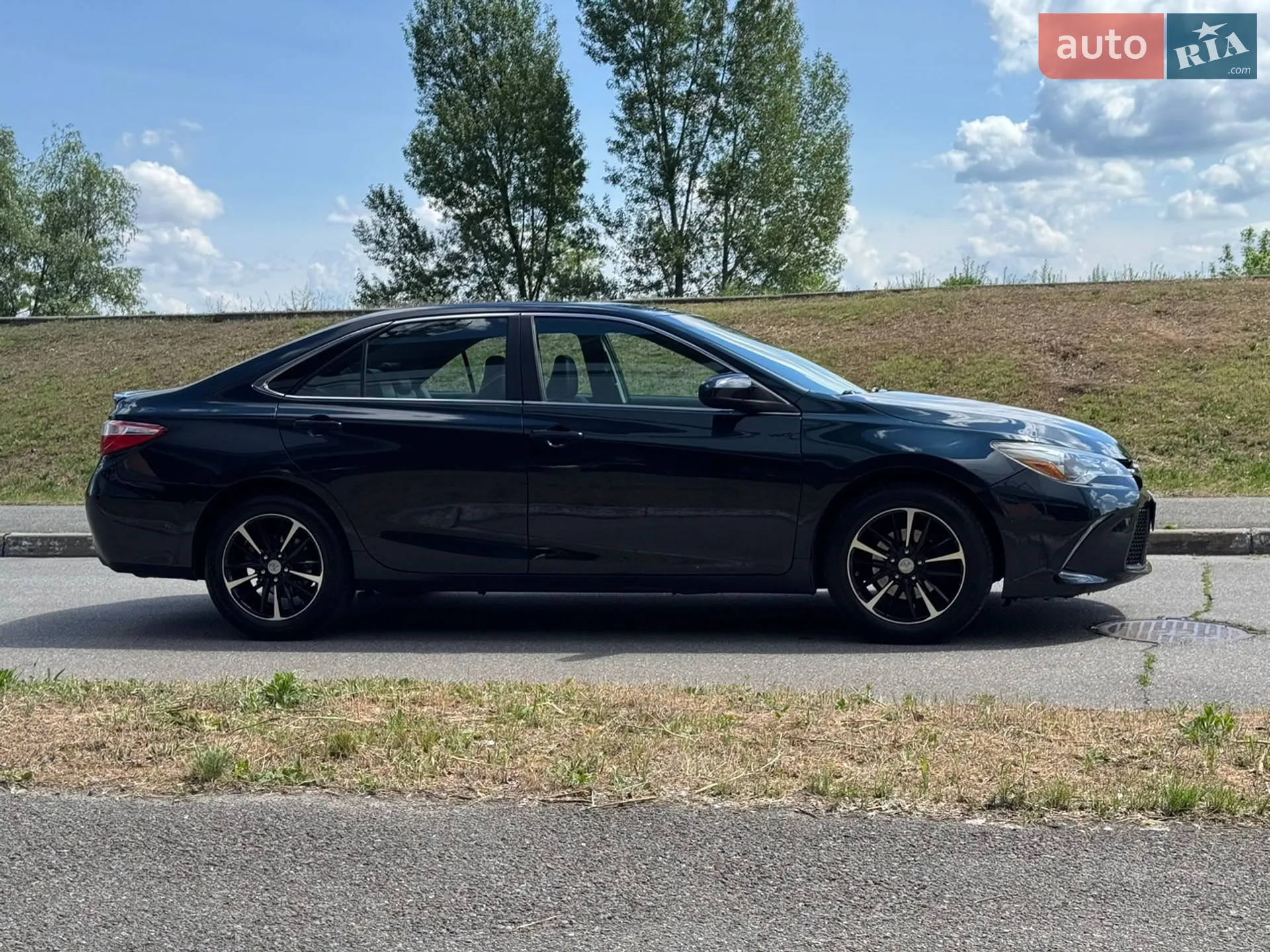 2016 Toyota Camry - мініатюра 2