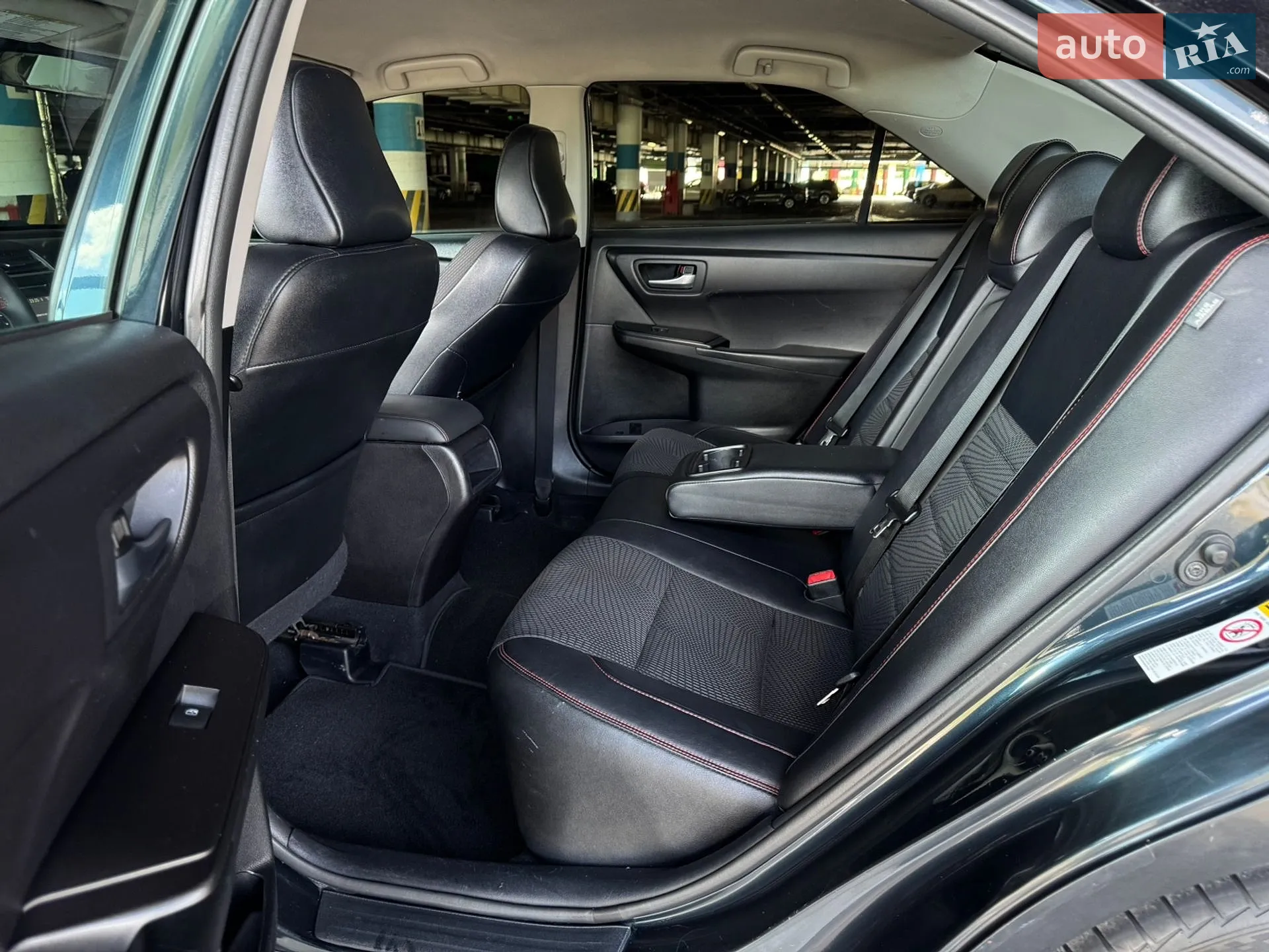 2016 Toyota Camry - мініатюра 13