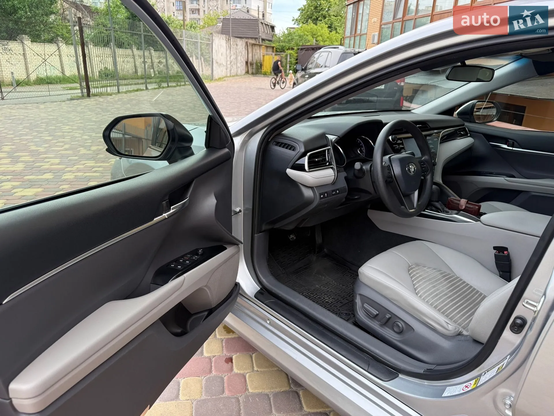 2018 Toyota Camry - мініатюра 22