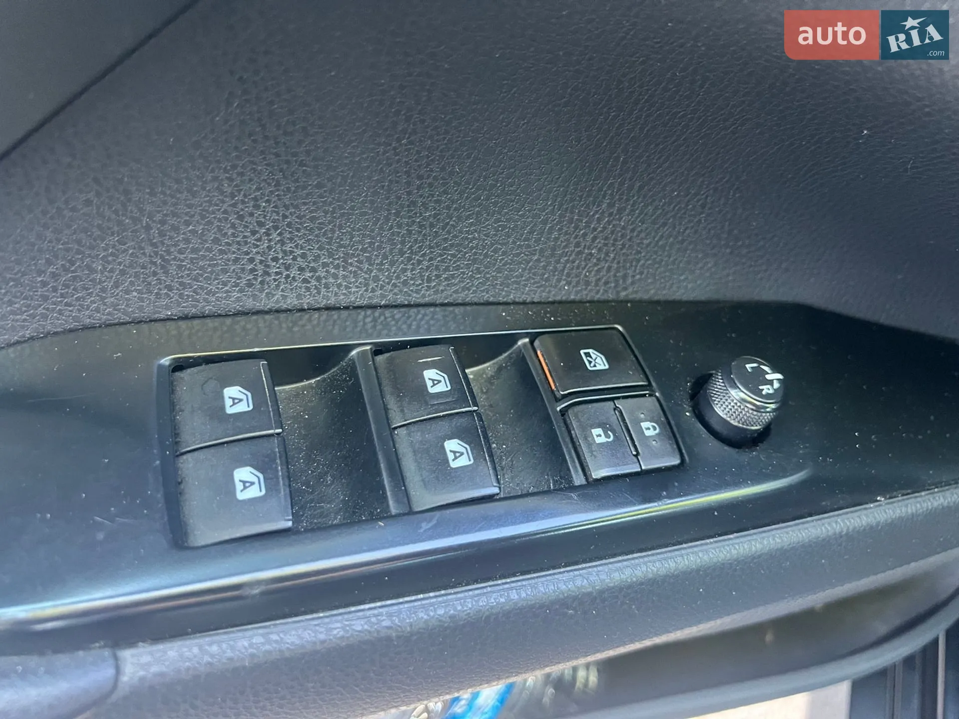 2017 Toyota Camry - мініатюра 22