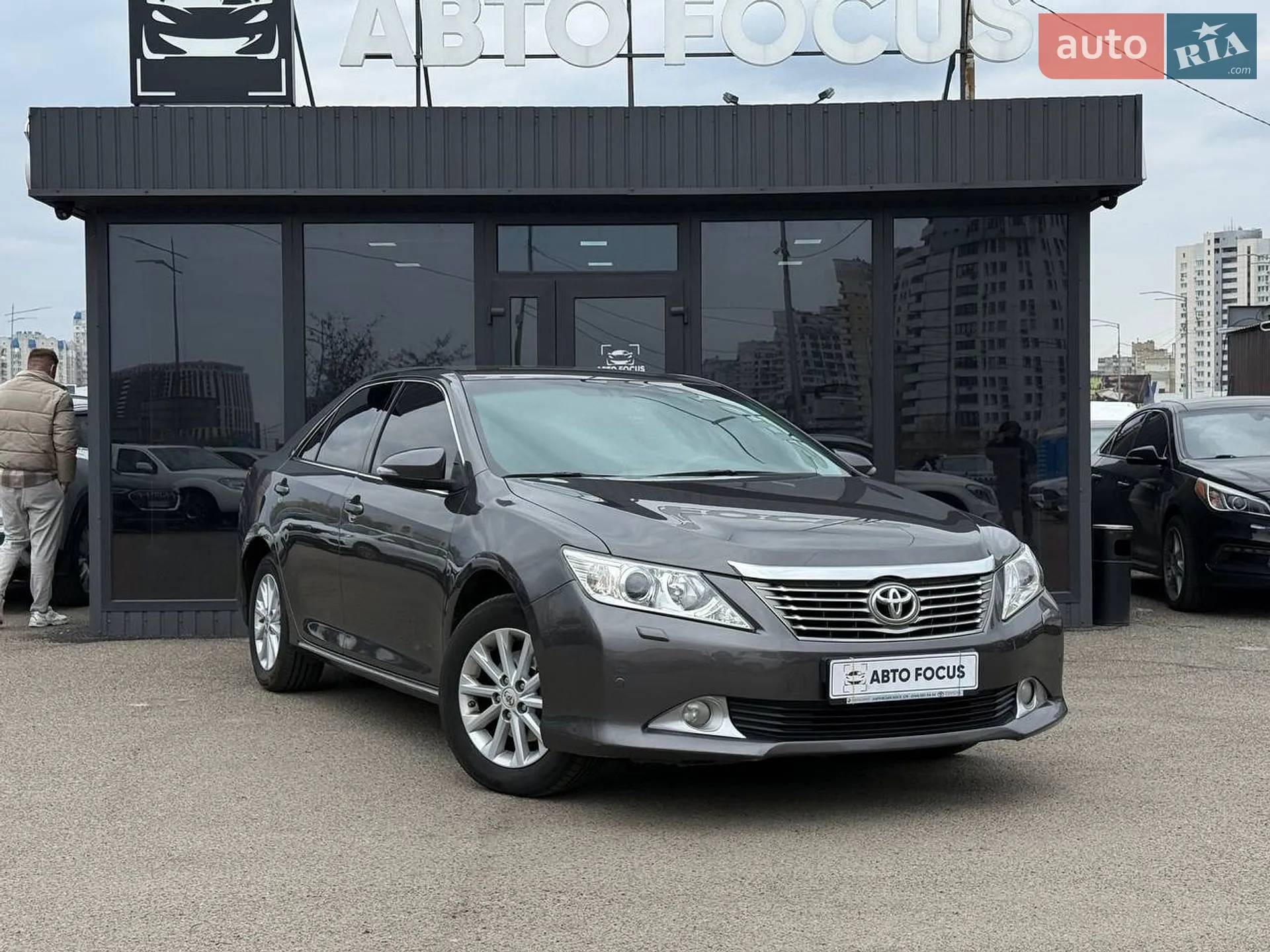 2012 Toyota Camry - фото 1