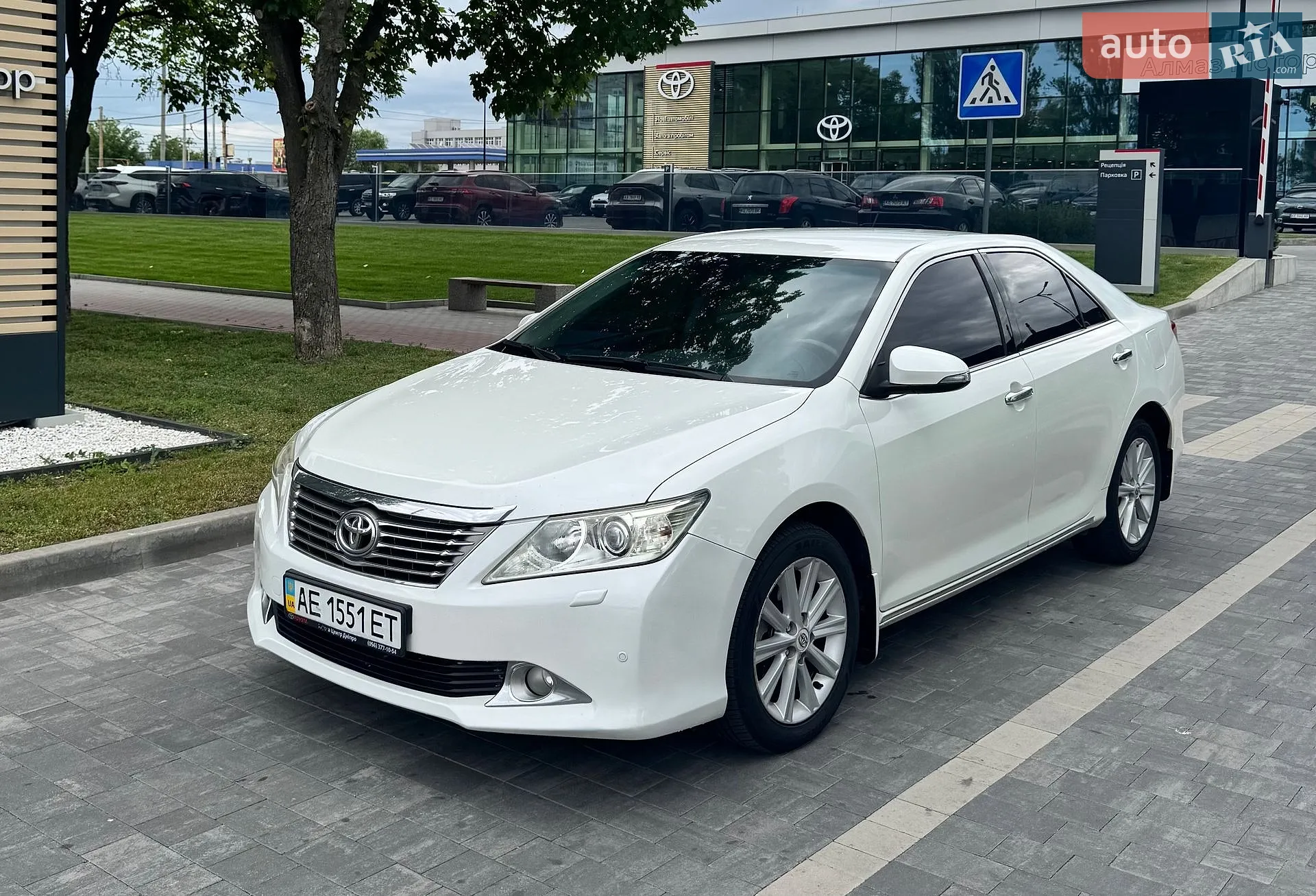 2011 Toyota Camry - мініатюра 2