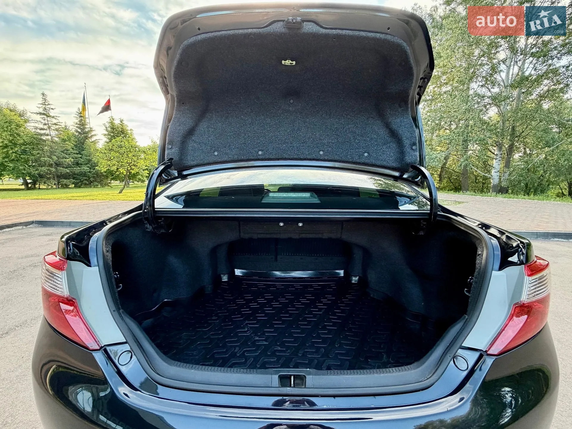 2011 Toyota Camry - мініатюра 9