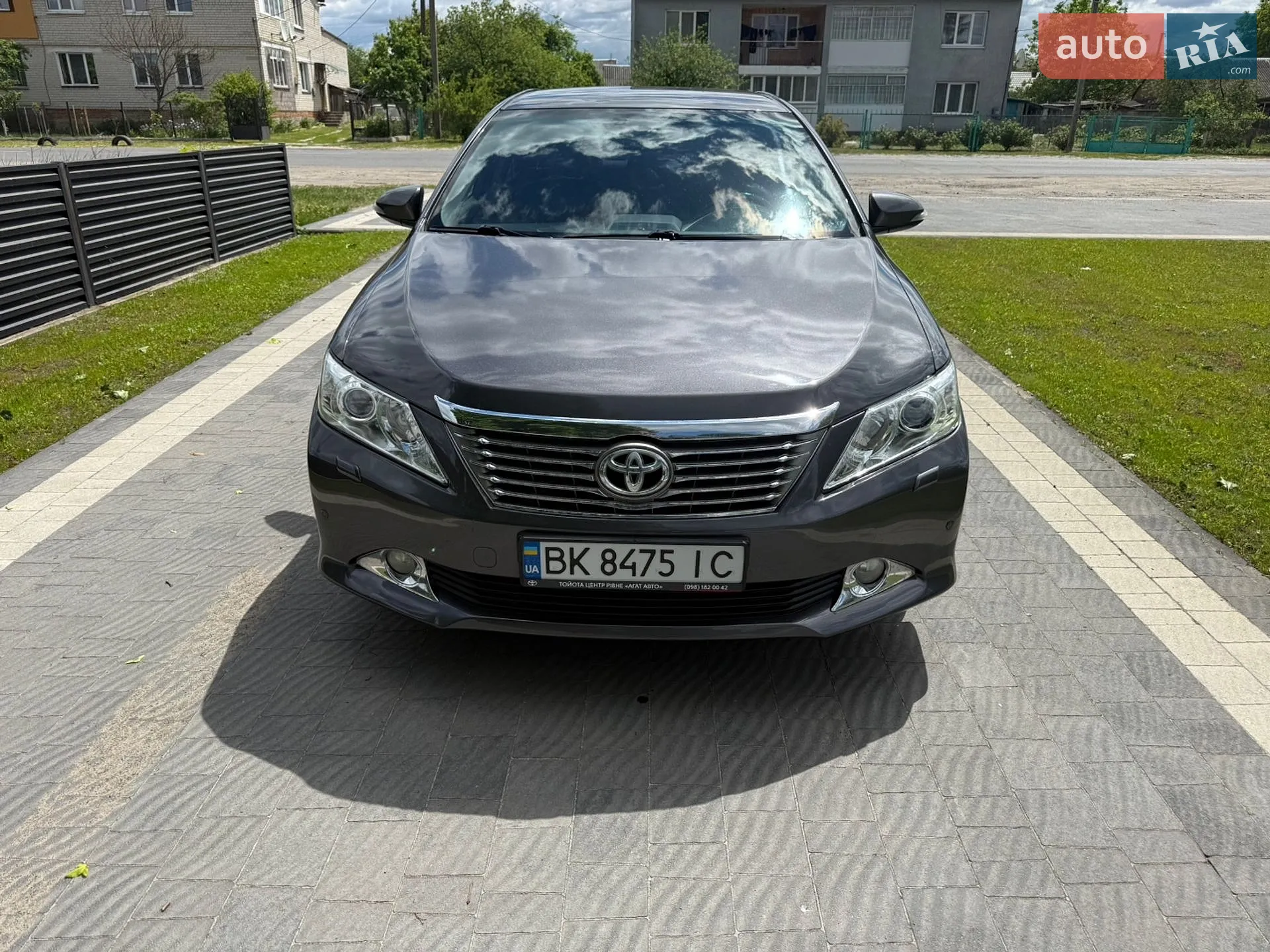 2014 Toyota Camry - мініатюра 2
