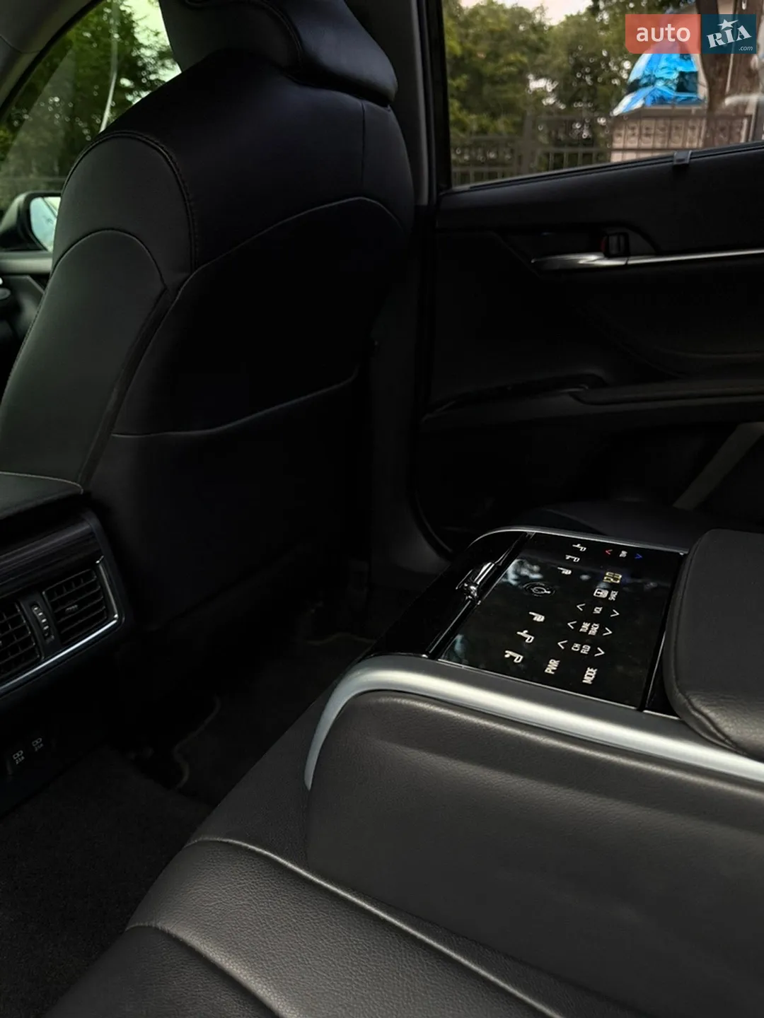 2018 Toyota Camry - мініатюра 17