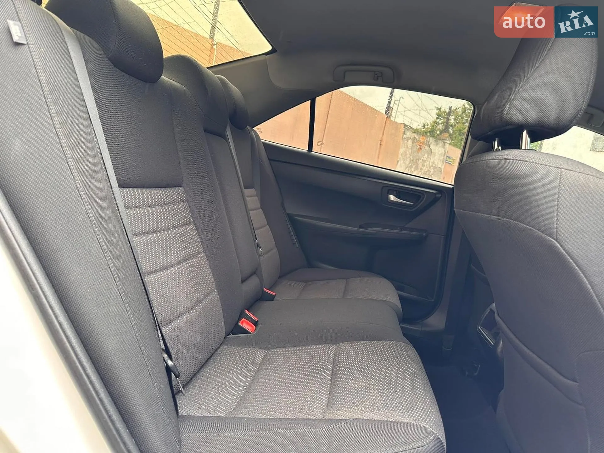 2016 Toyota Camry - мініатюра 19