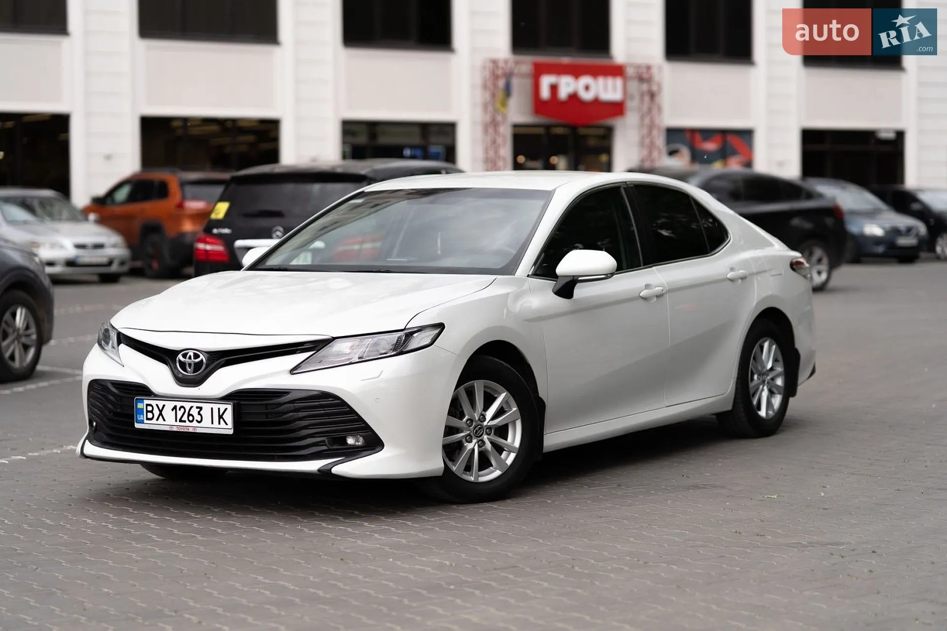 2018 Toyota Camry - фото 1