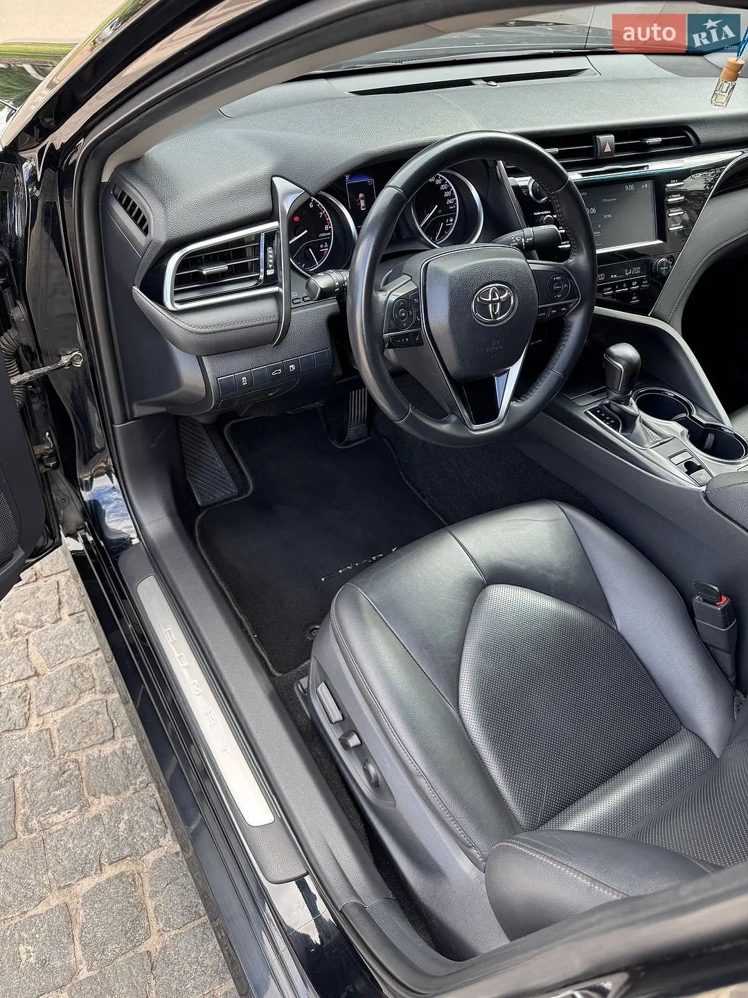 2017 Toyota Camry - мініатюра 18