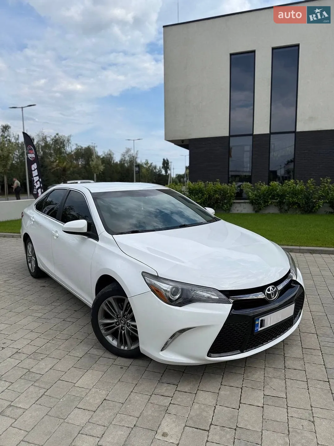2016 Toyota Camry - мініатюра 2