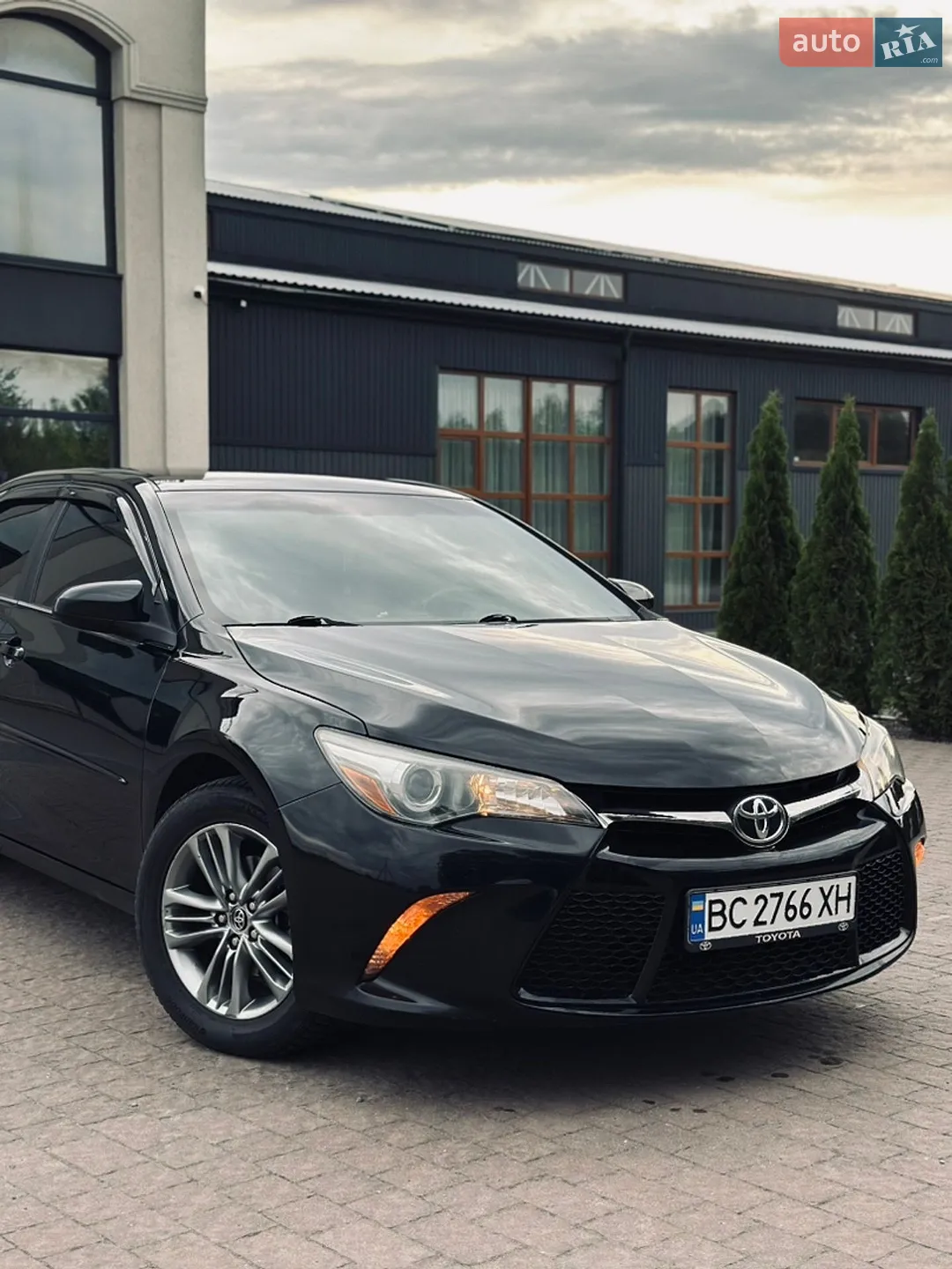 2015 Toyota Camry - фото 1