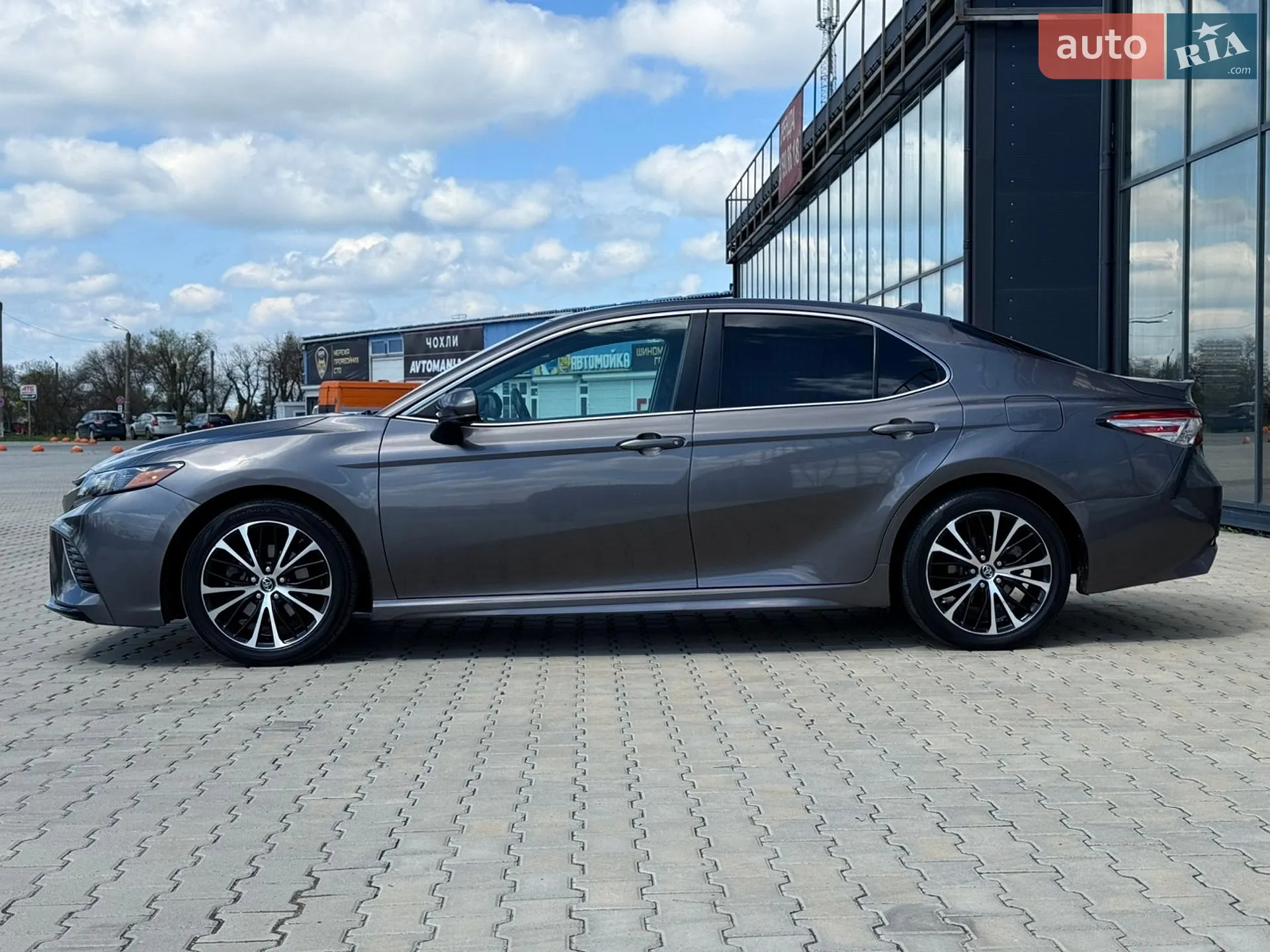 2019 Toyota Camry - мініатюра 3