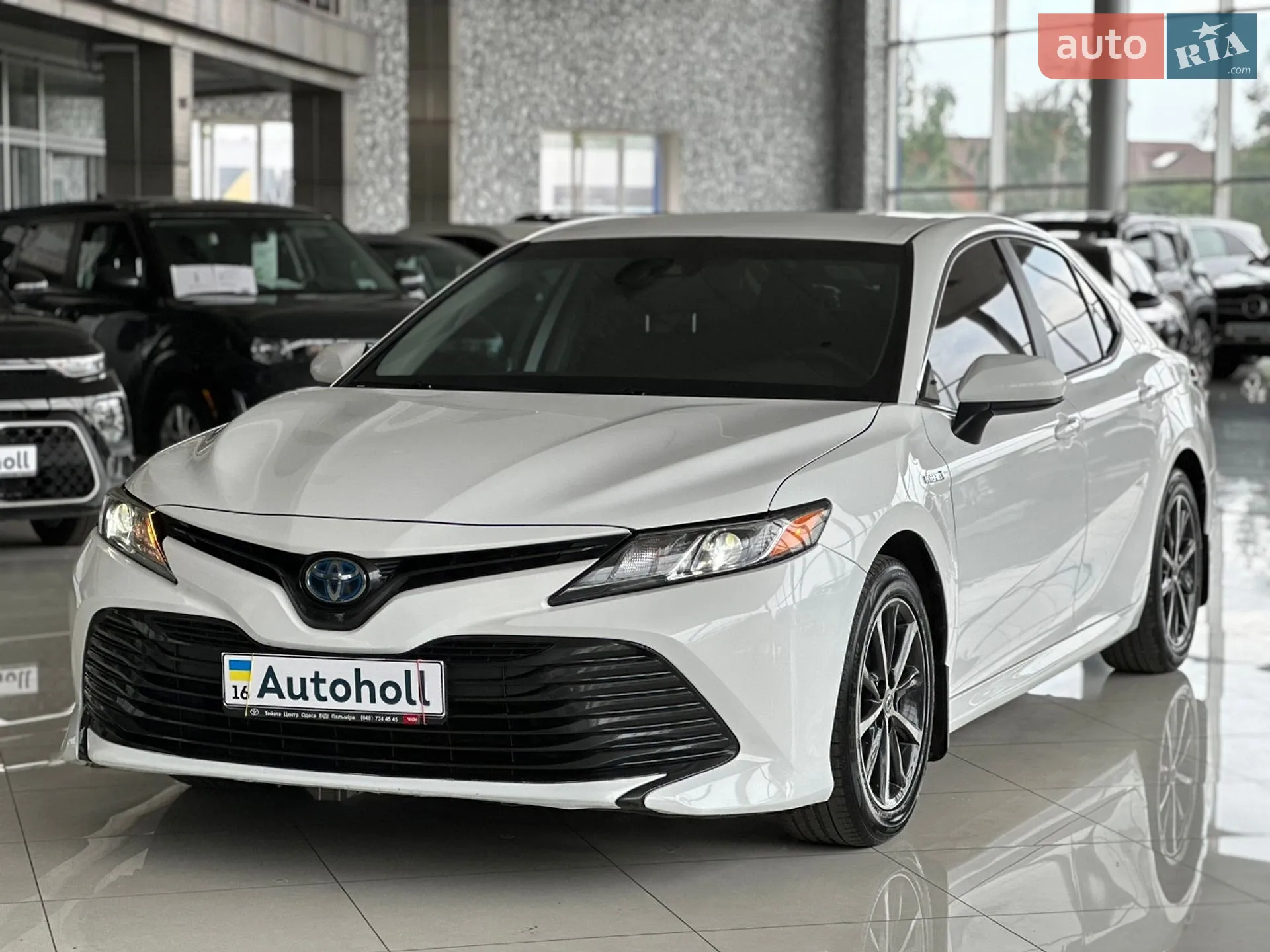 2018 Toyota Camry - фото 1