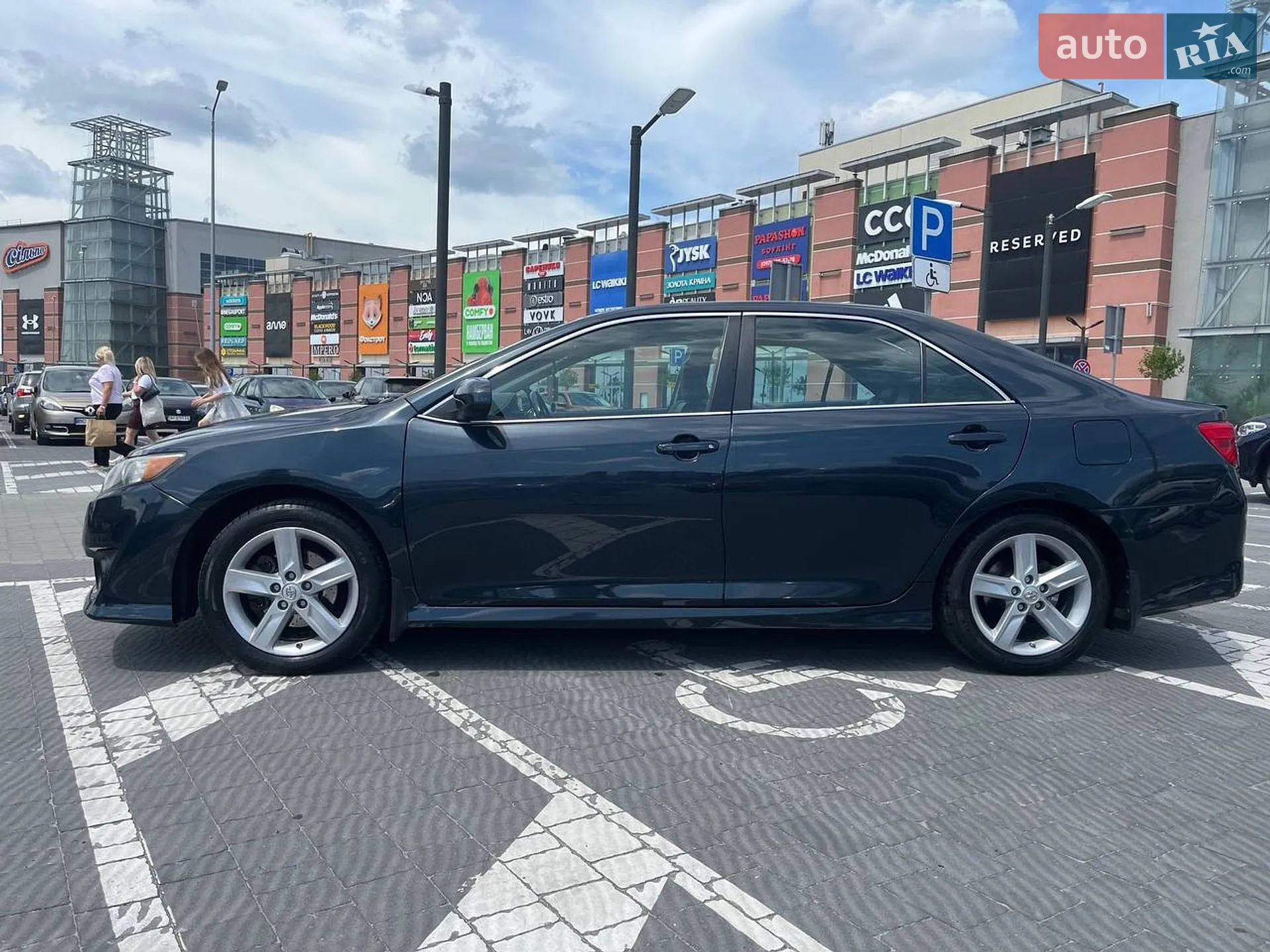 2014 Toyota Camry - мініатюра 17