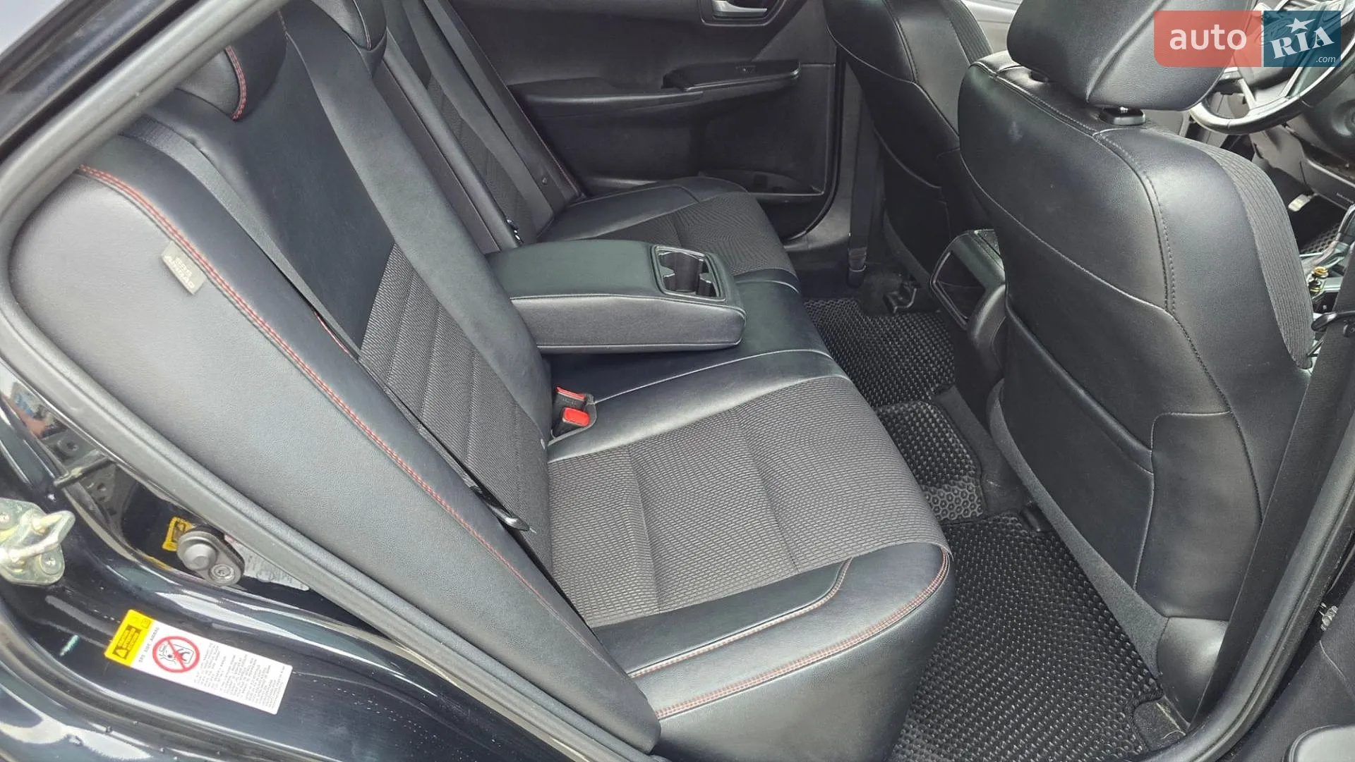 2016 Toyota Camry - мініатюра 19
