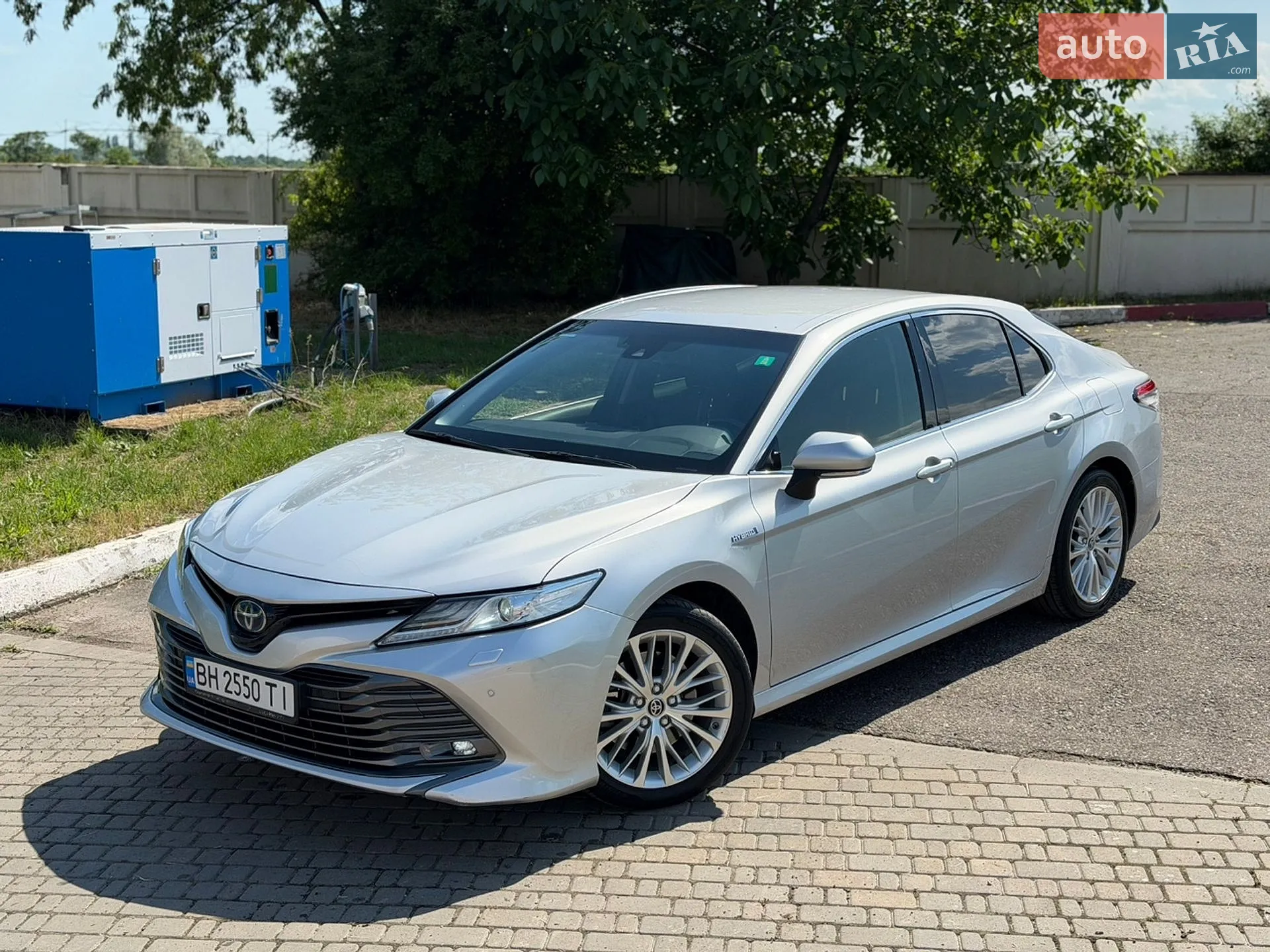 2020 Toyota Camry - мініатюра 3