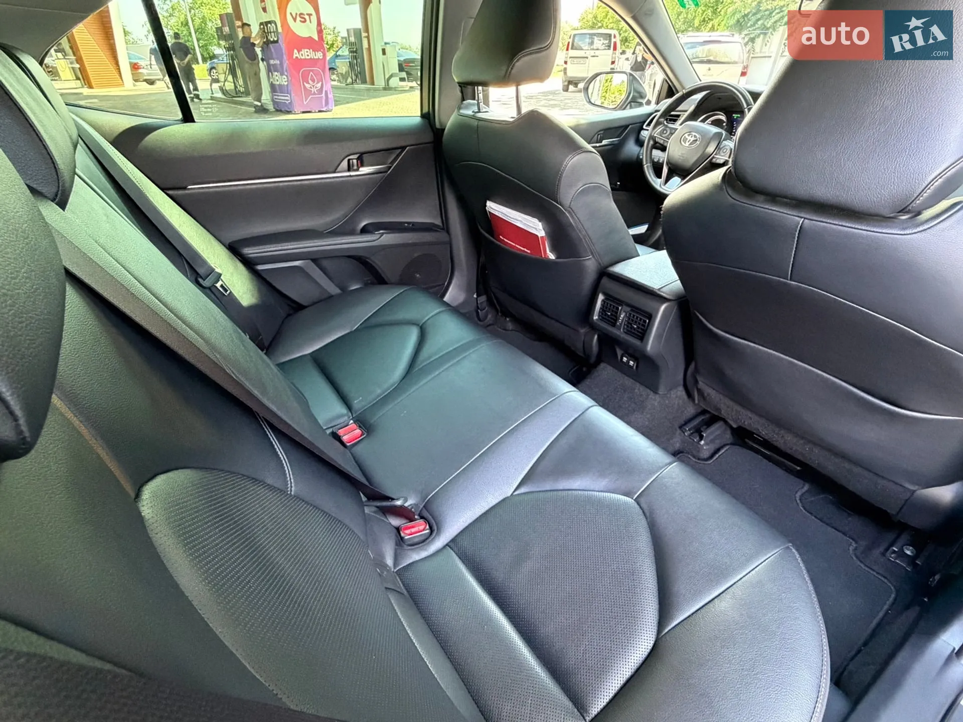 2020 Toyota Camry - мініатюра 13