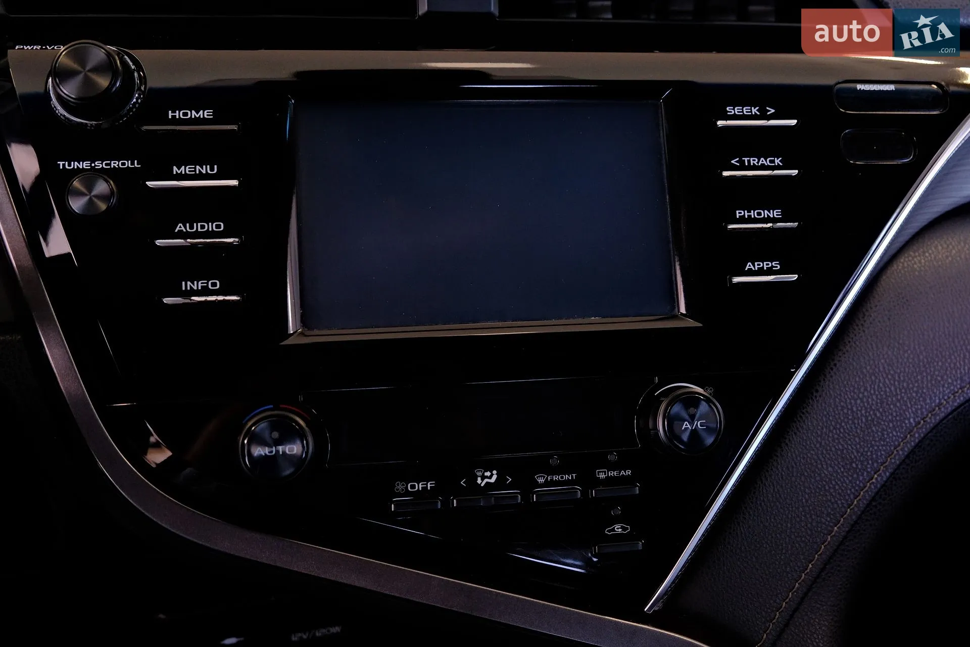 2018 Toyota Camry - мініатюра 17
