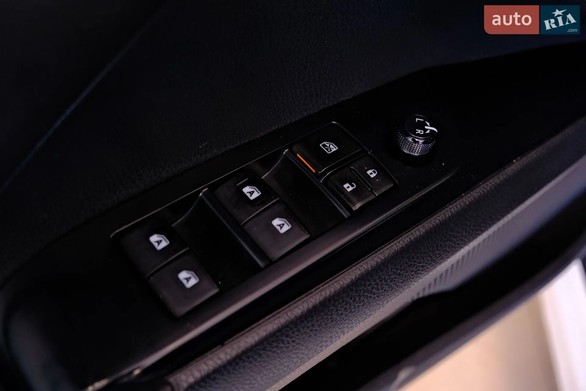 2018 Toyota Camry - мініатюра 24