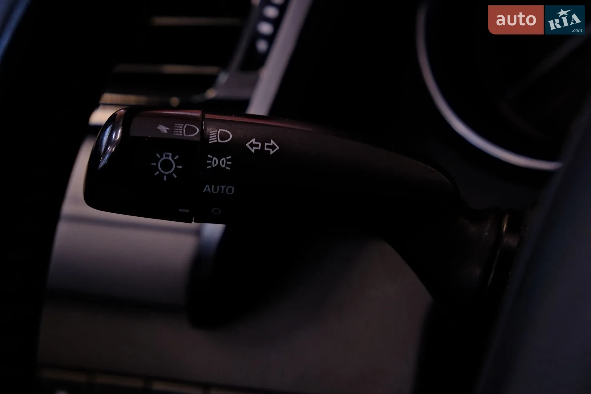 2019 Toyota Camry - мініатюра 18