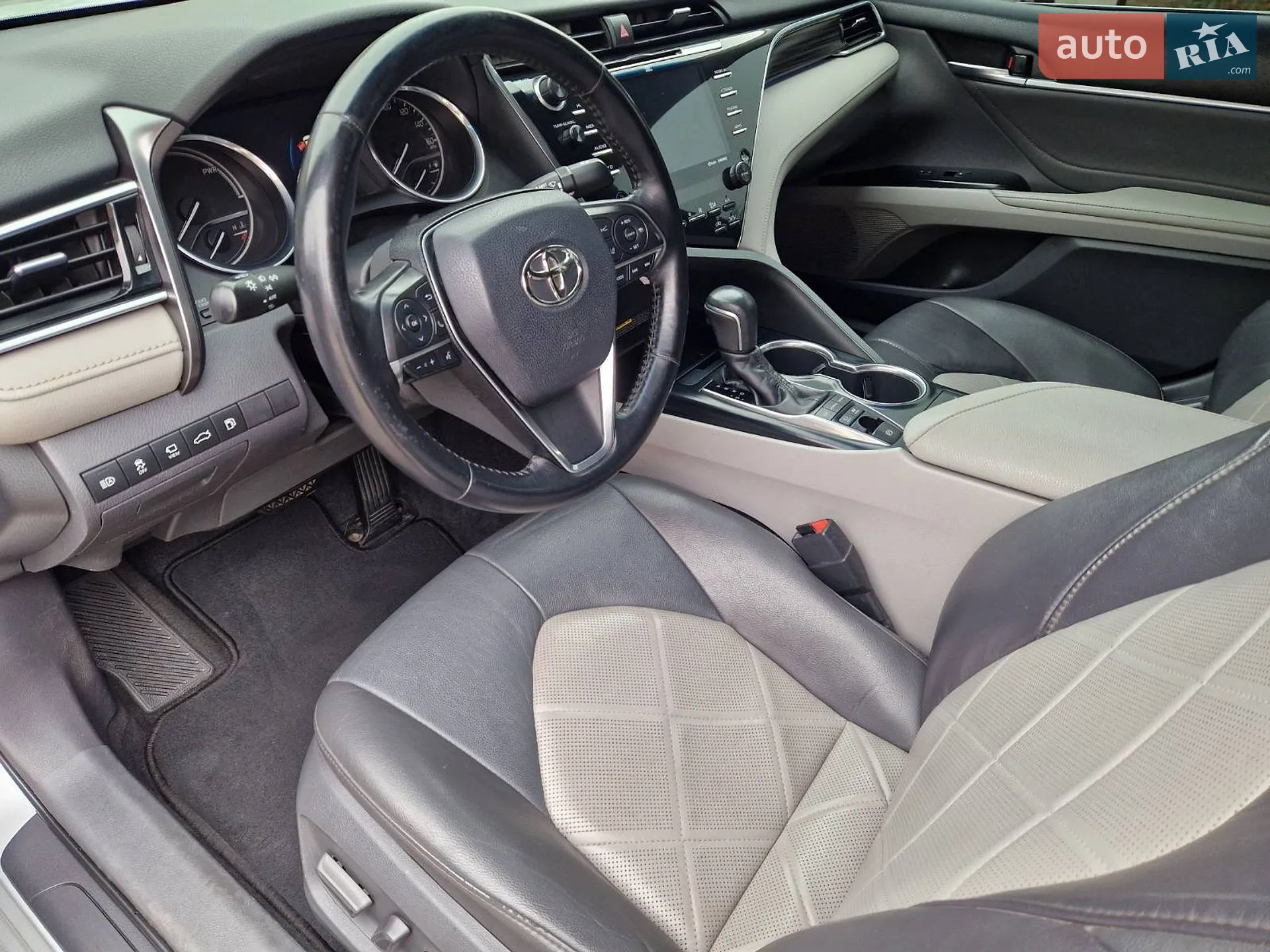 2018 Toyota Camry - мініатюра 4
