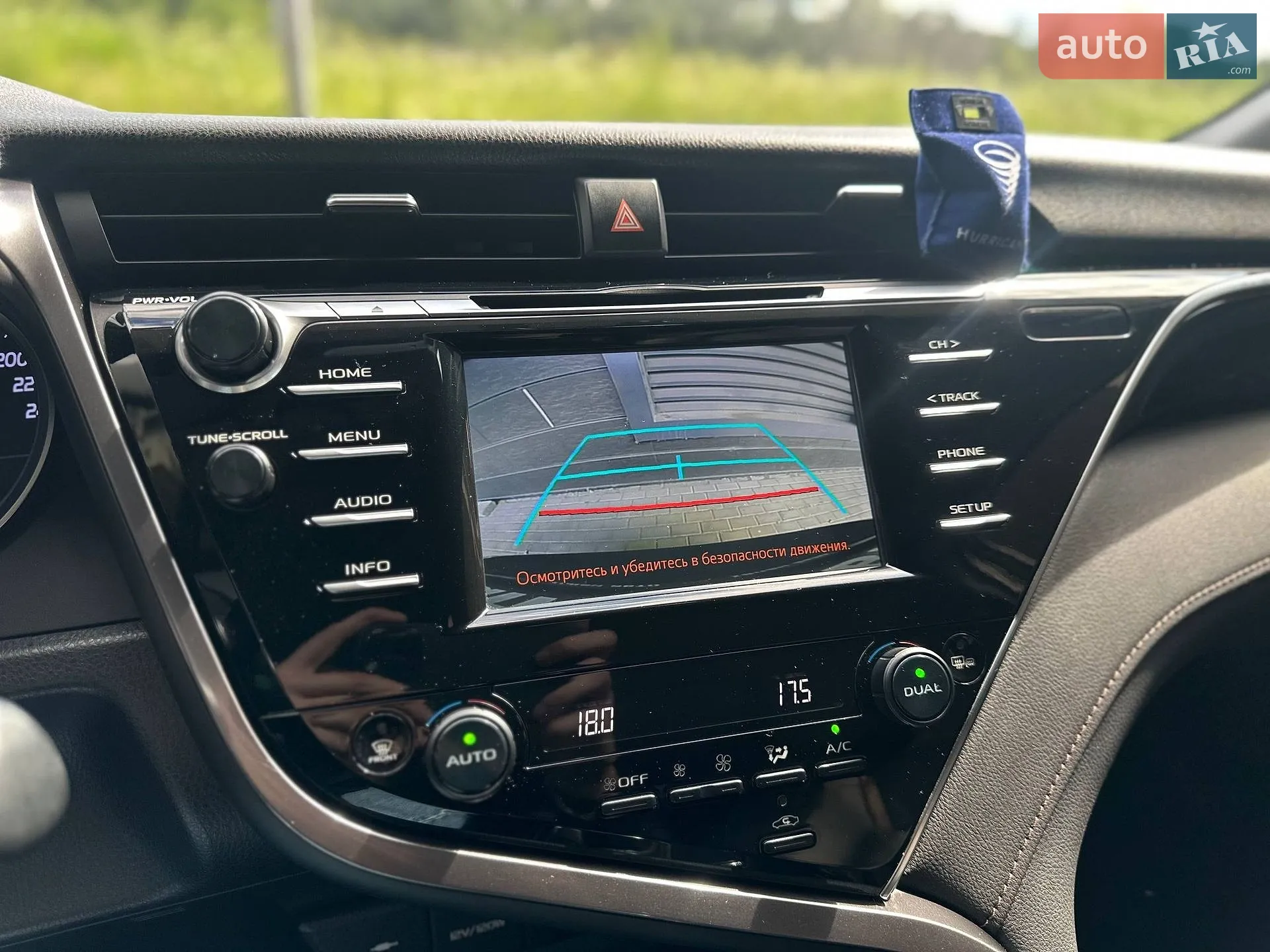 2017 Toyota Camry - мініатюра 15
