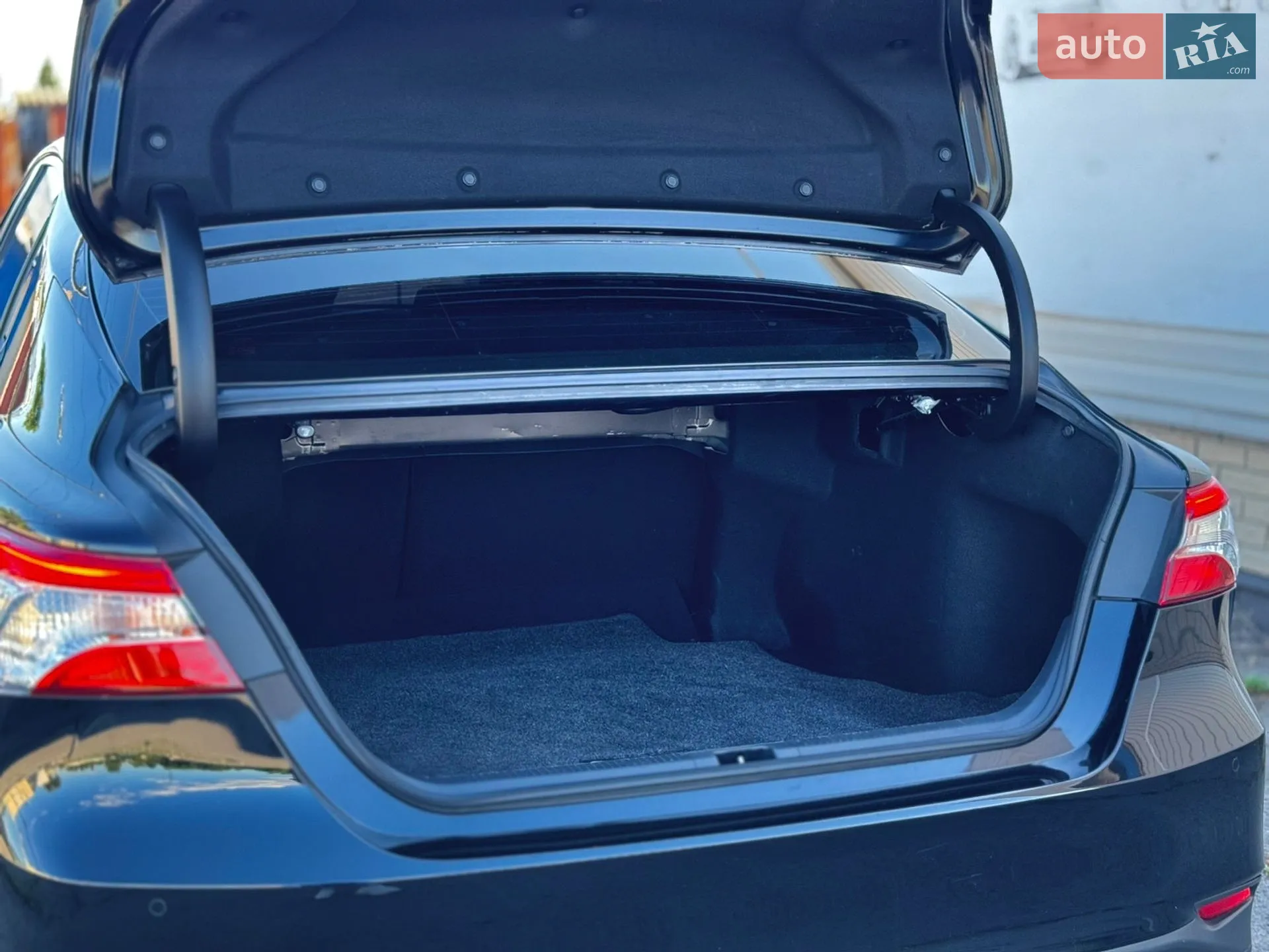 2019 Toyota Camry - мініатюра 28