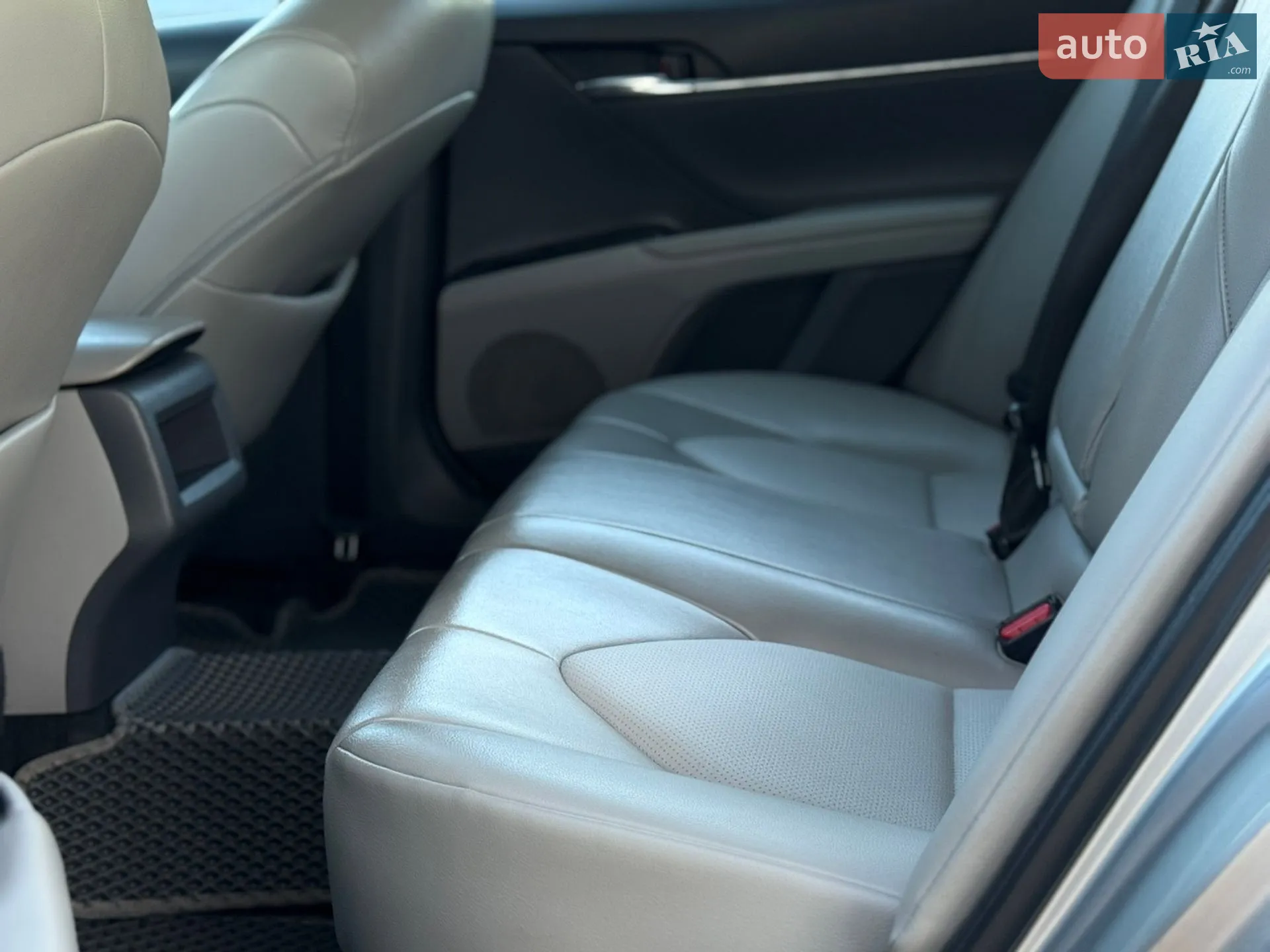 2018 Toyota Camry - мініатюра 22