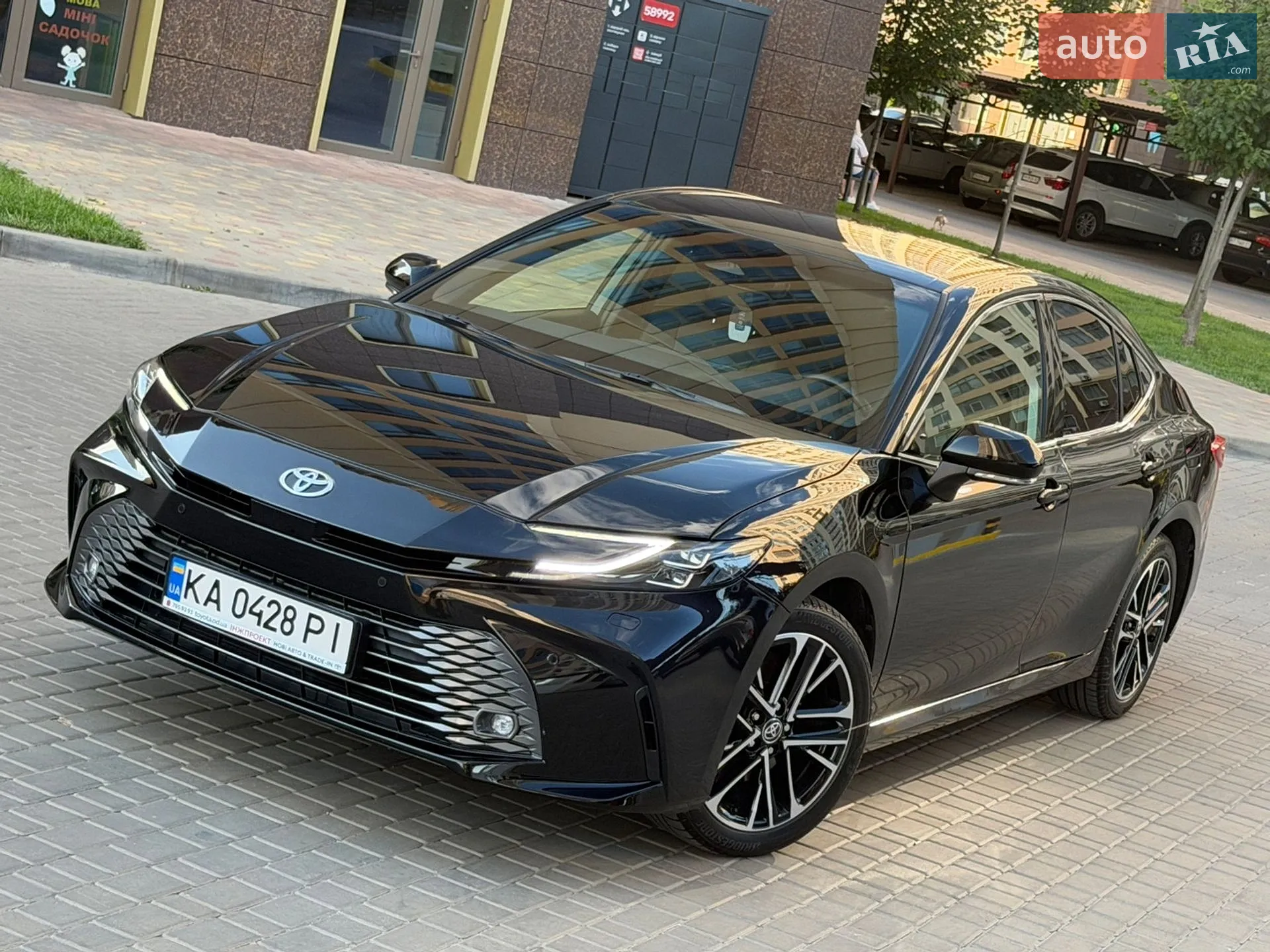 2025 Toyota Camry - фото 1