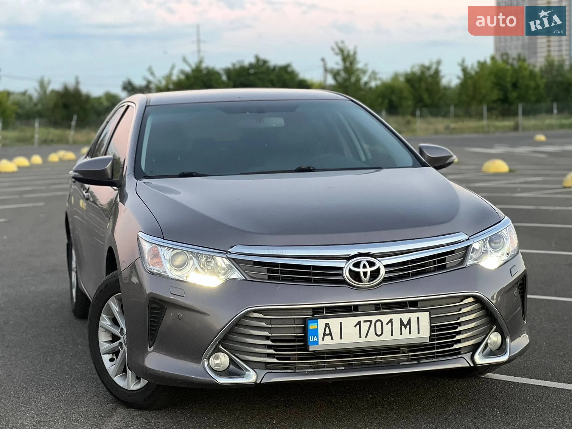 2016 Toyota Camry - мініатюра 2