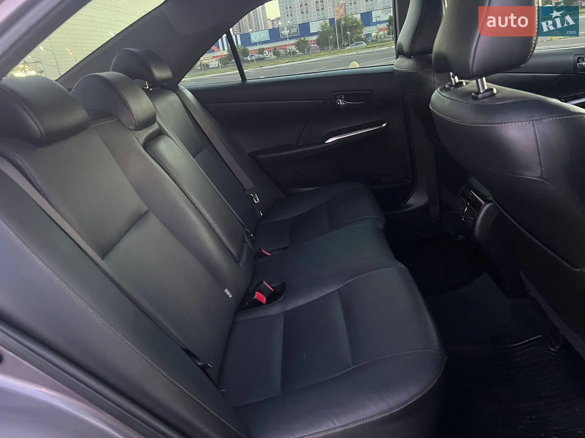 2016 Toyota Camry - мініатюра 12