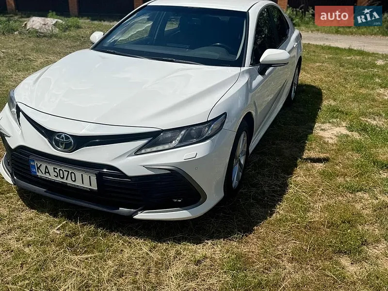 Toyota Camry 2021