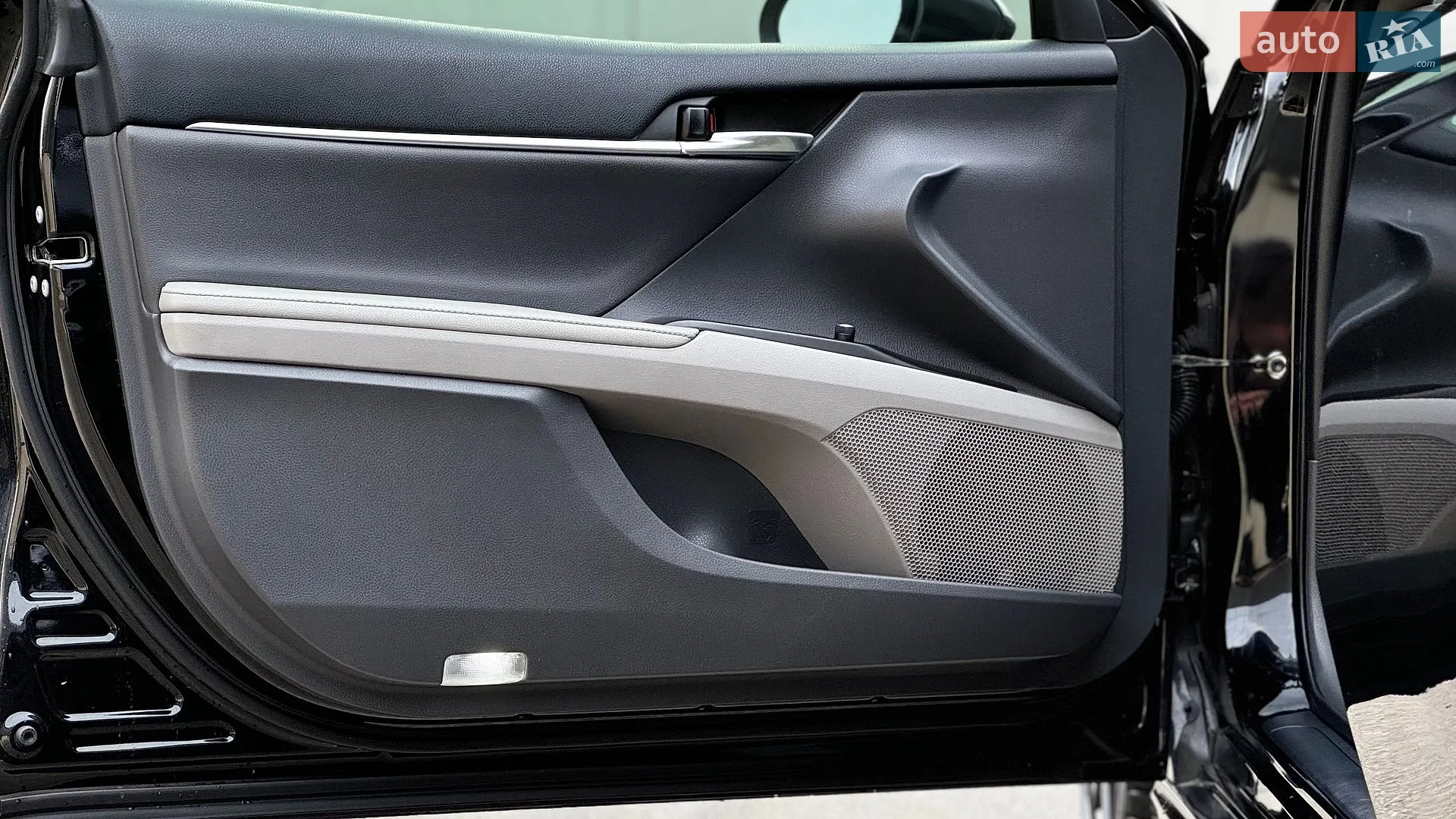 2021 Toyota Camry - мініатюра 18