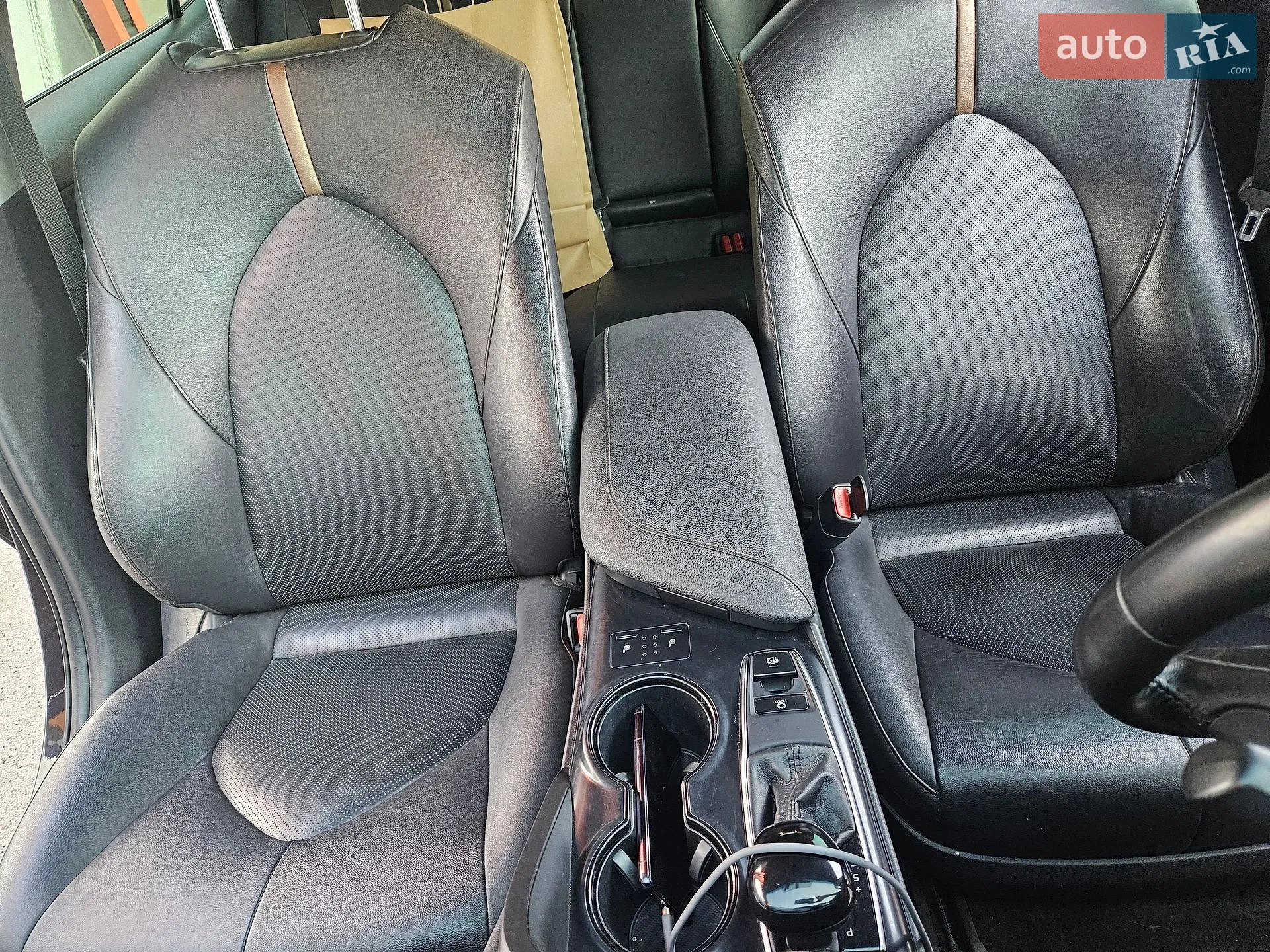 2018 Toyota Camry - мініатюра 12