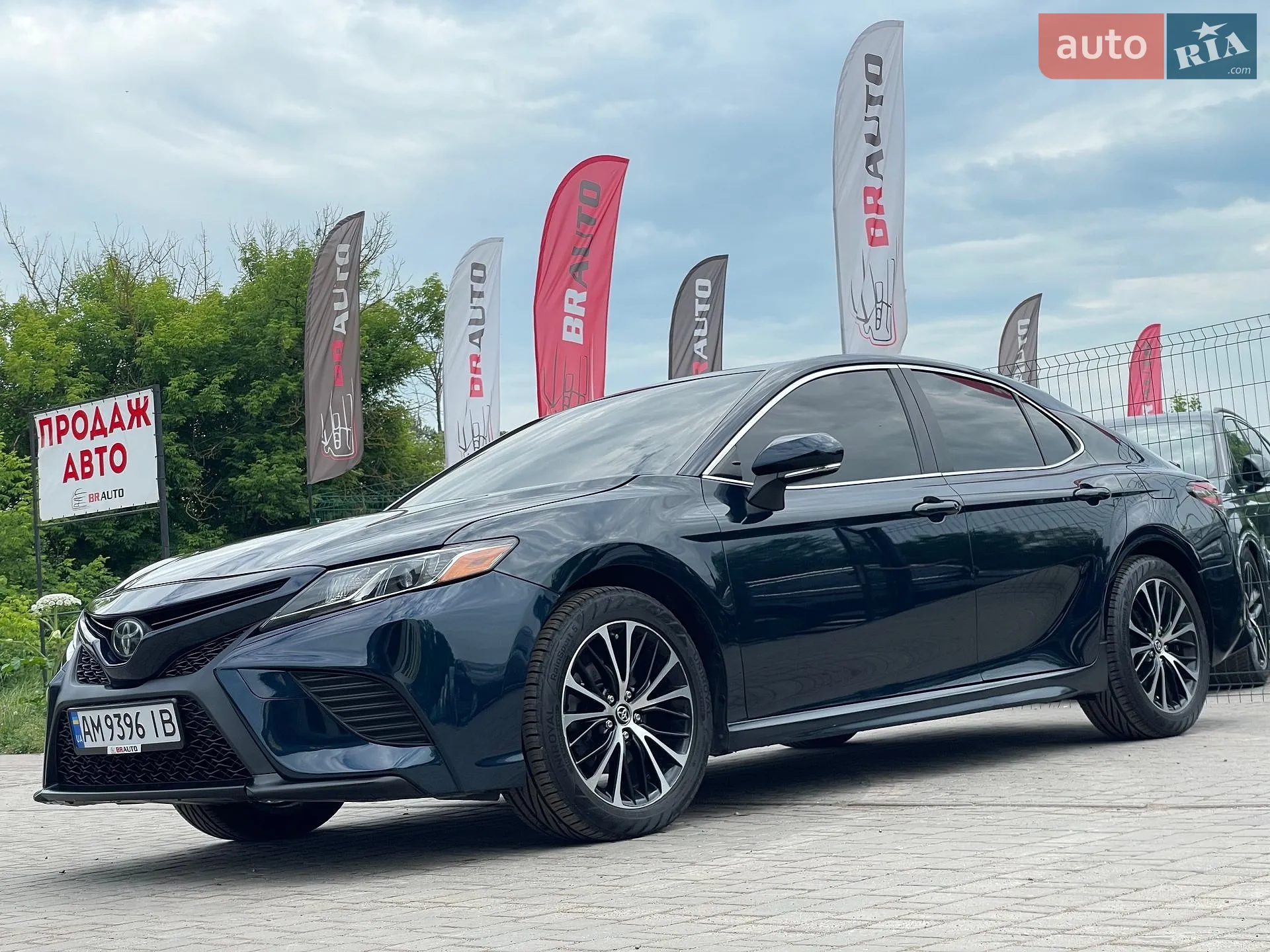 2017 Toyota Camry - мініатюра 2