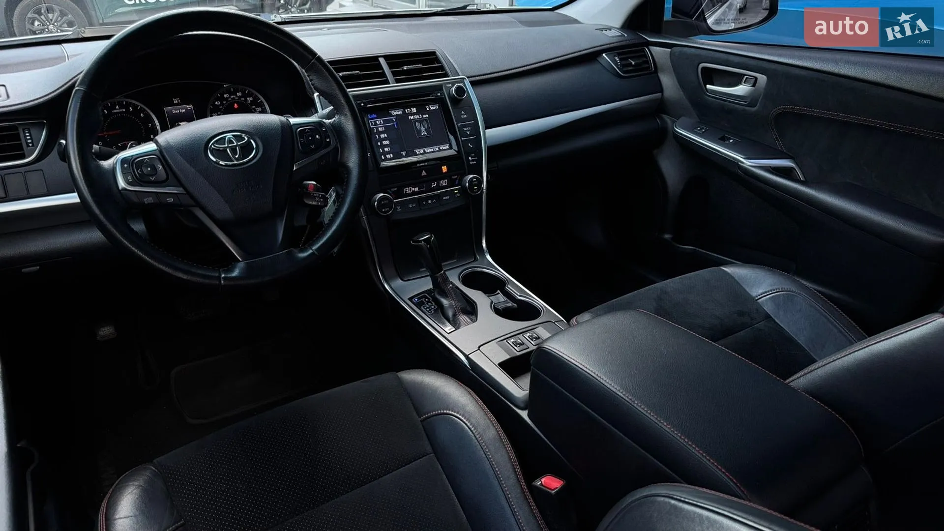 2016 Toyota Camry - мініатюра 11