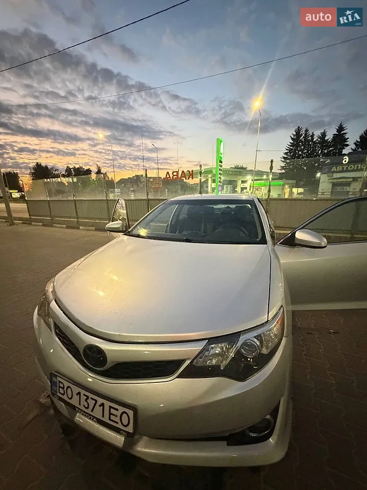 2014 Toyota Camry - мініатюра 17