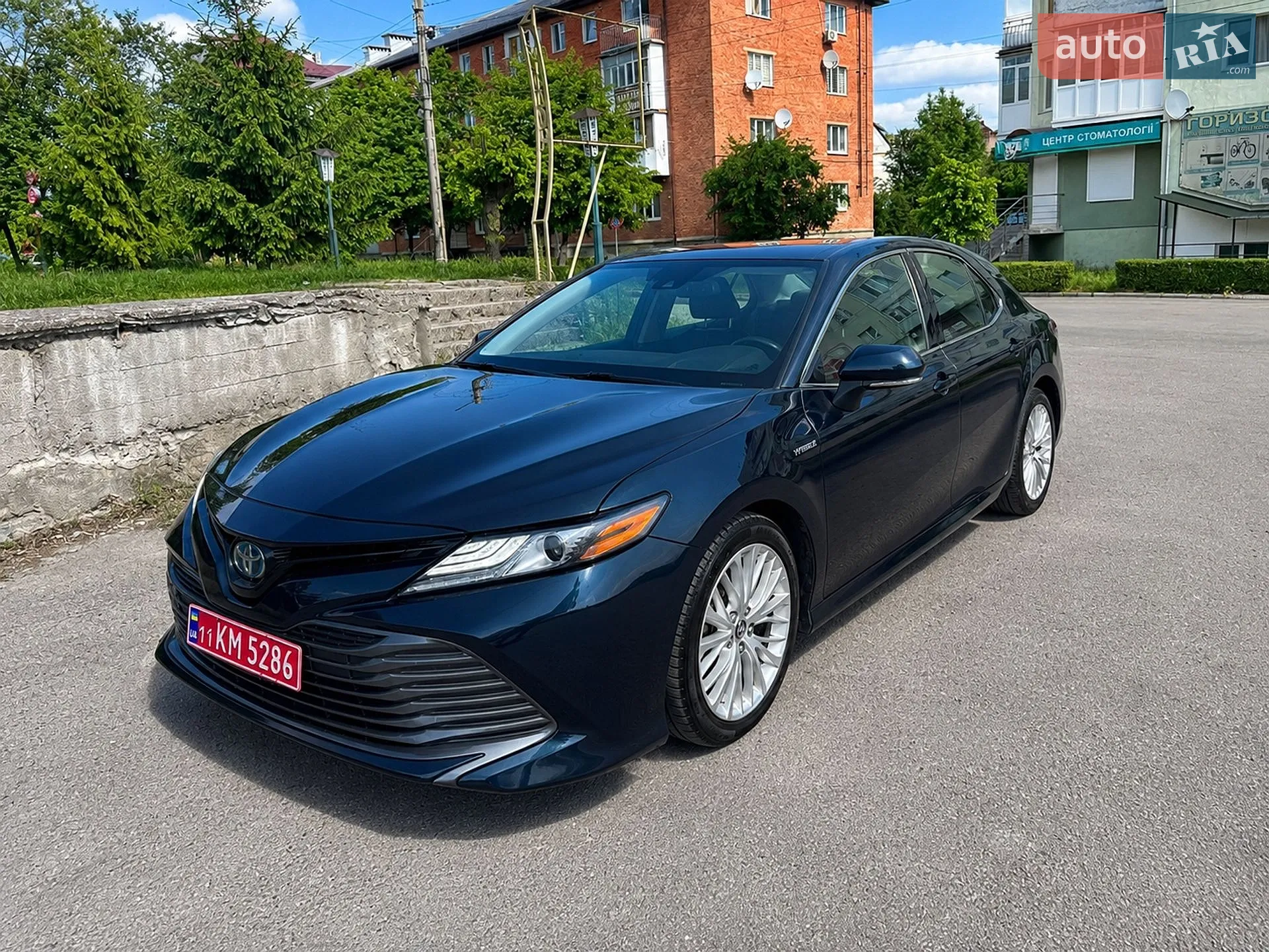 2019 Toyota Camry - мініатюра 2