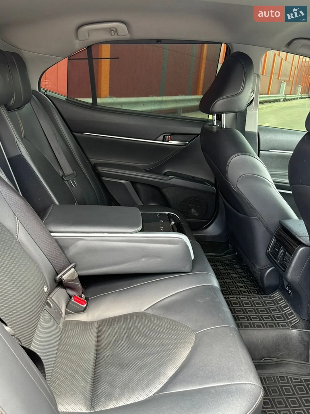 2017 Toyota Camry - мініатюра 21