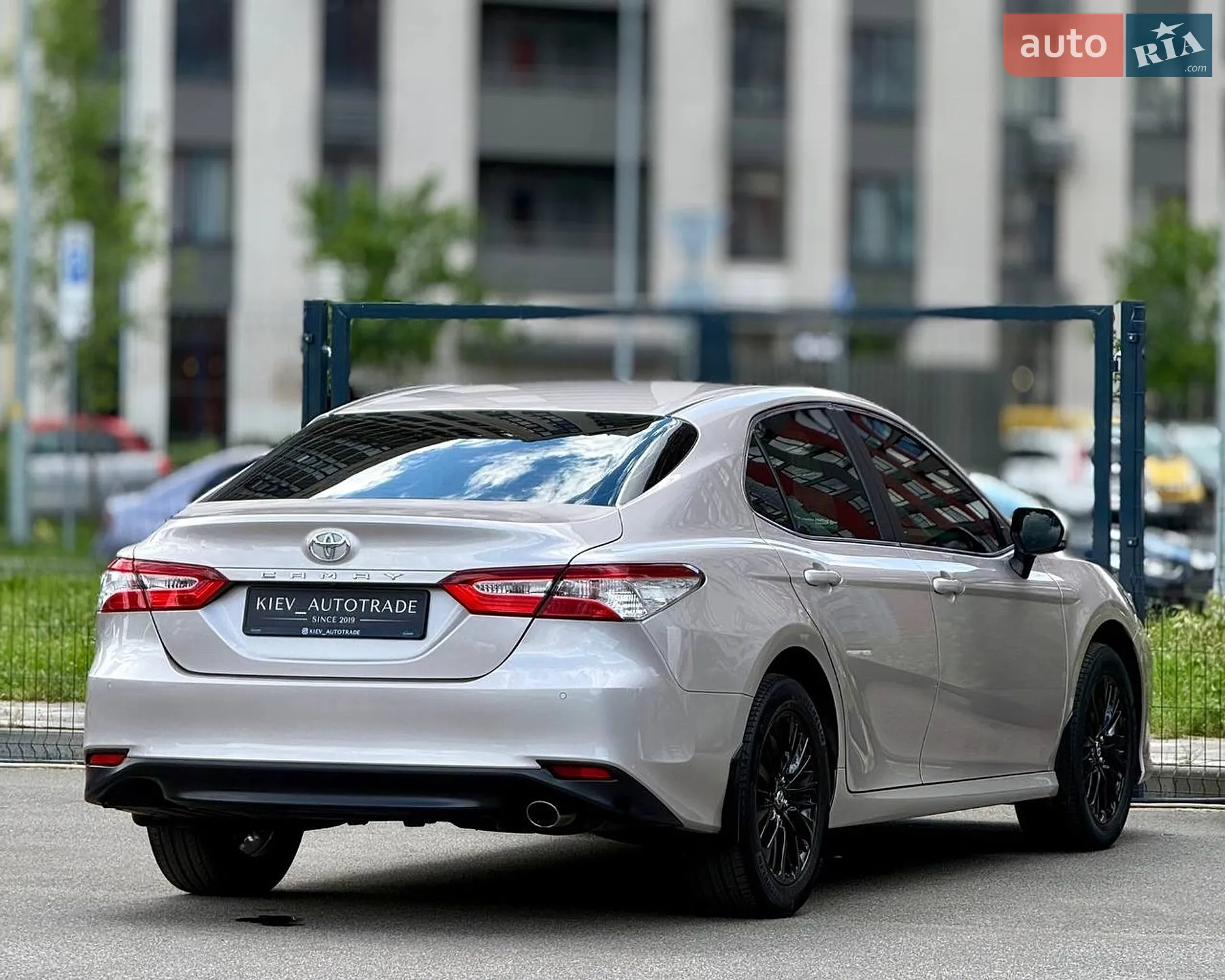 2017 Toyota Camry - мініатюра 16
