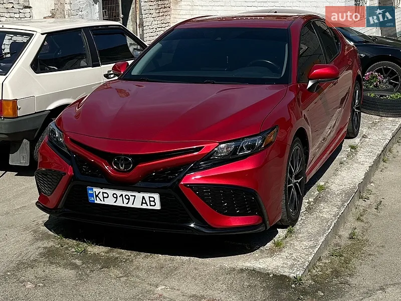 Toyota Camry 2021