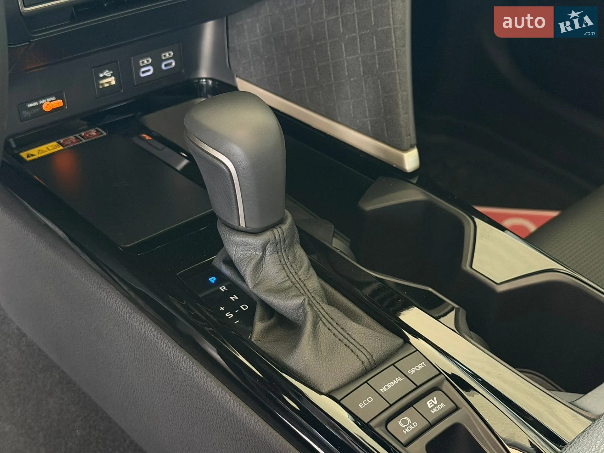 2025 Toyota Camry - мініатюра 18