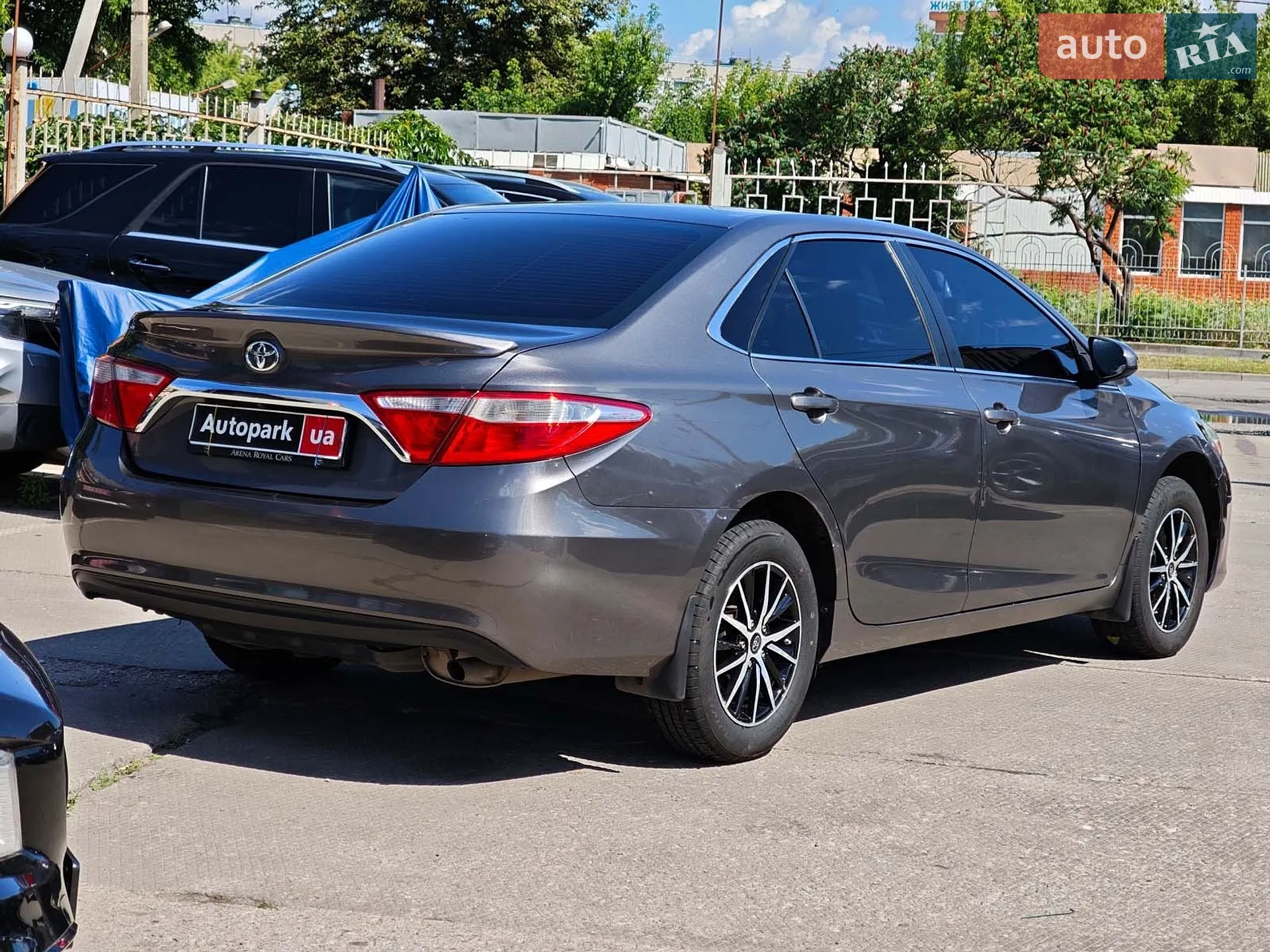 2016 Toyota Camry - мініатюра 12