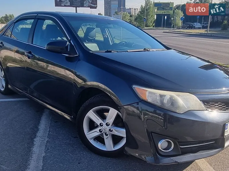 Toyota Camry 2014