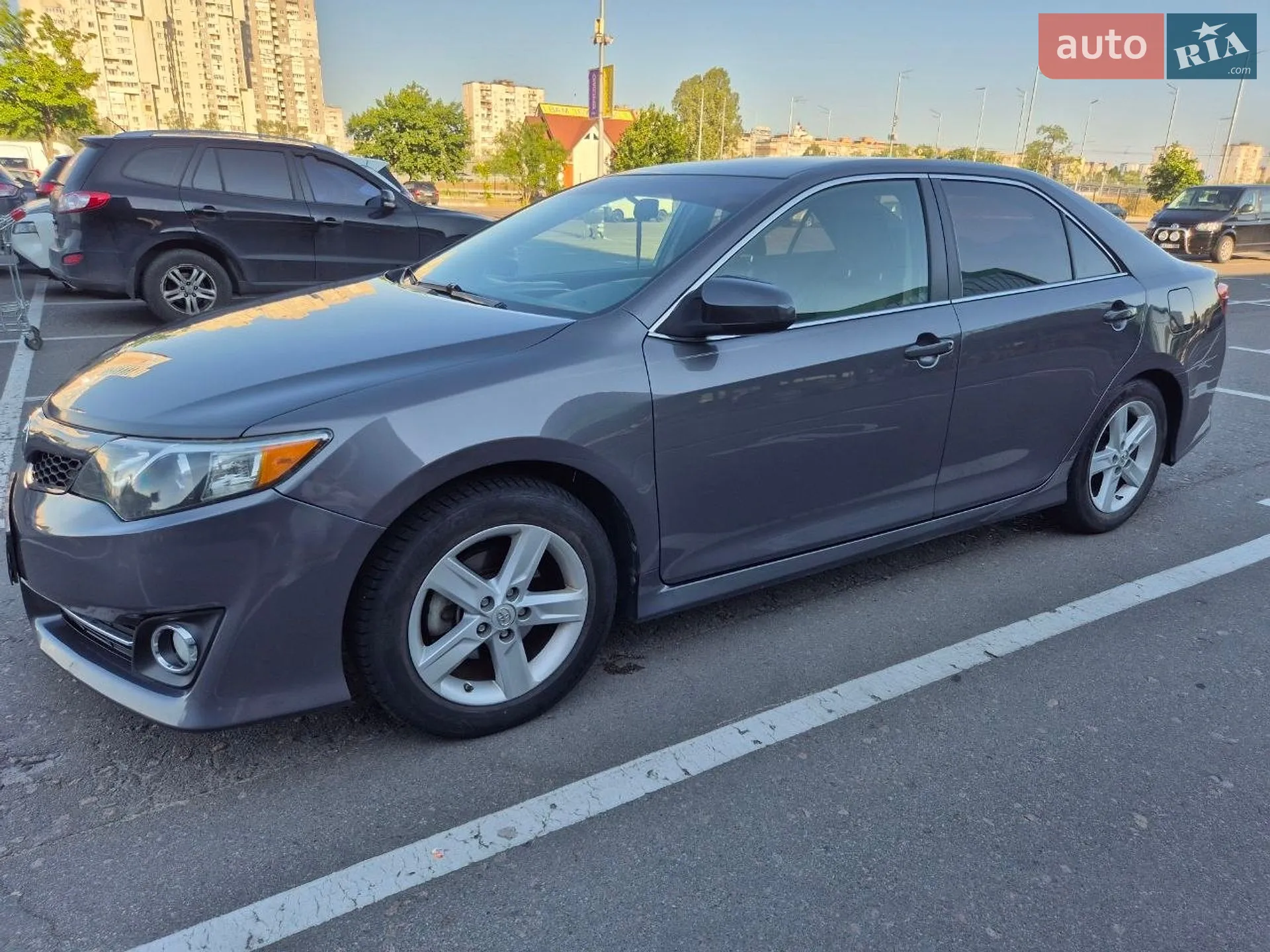 2014 Toyota Camry - фото 1
